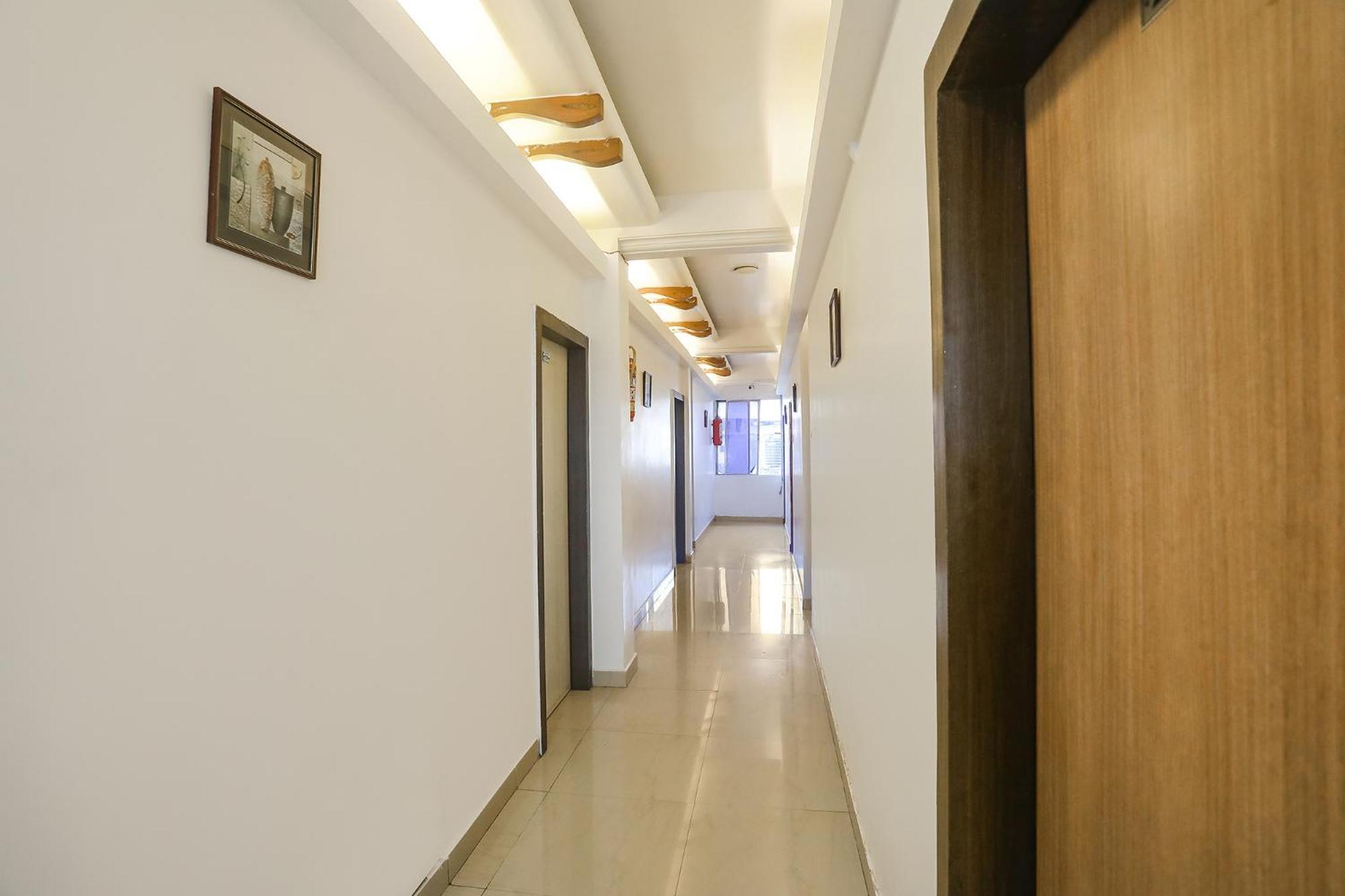Hotel Fabhotel Vinayak 3*