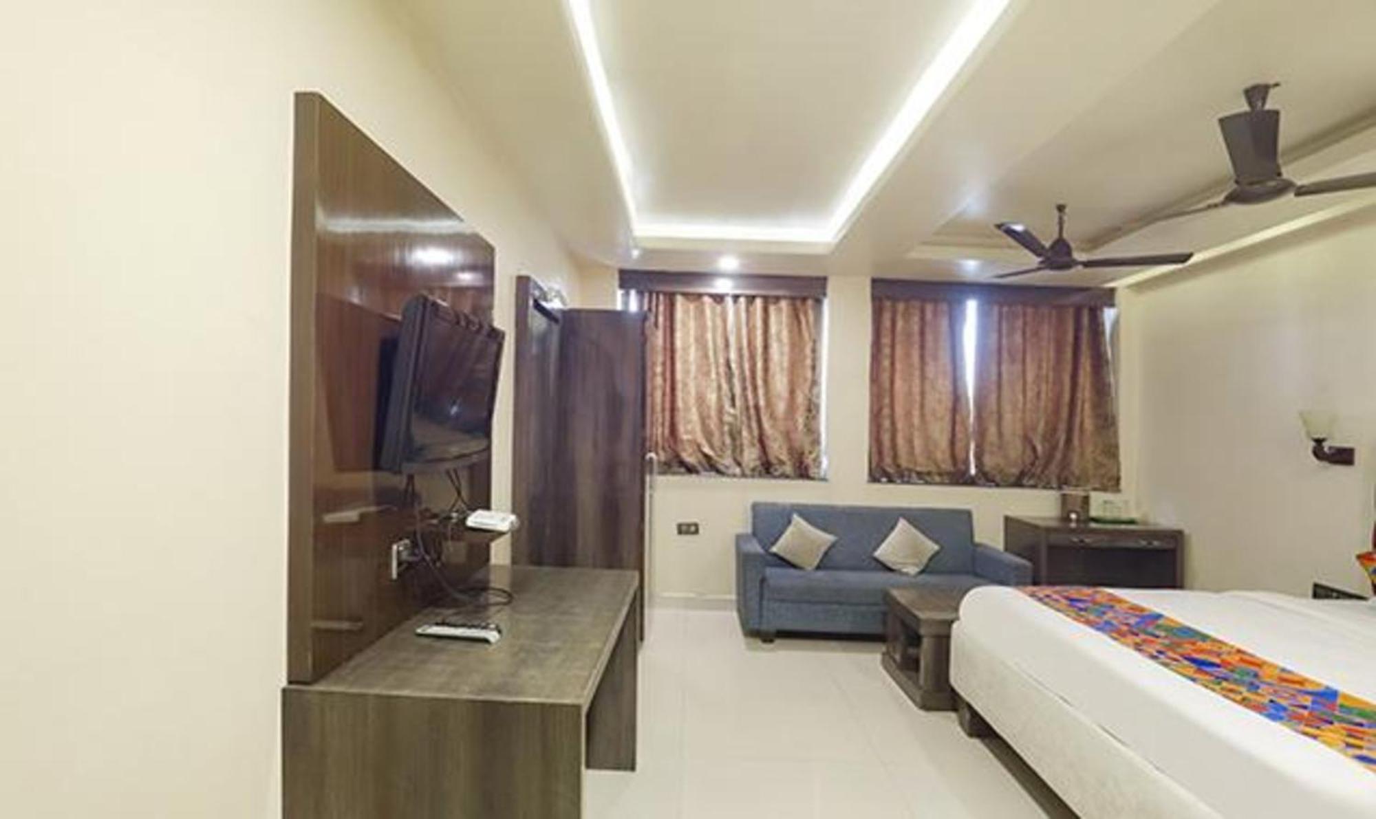 Fabhotel Parashar Hotel