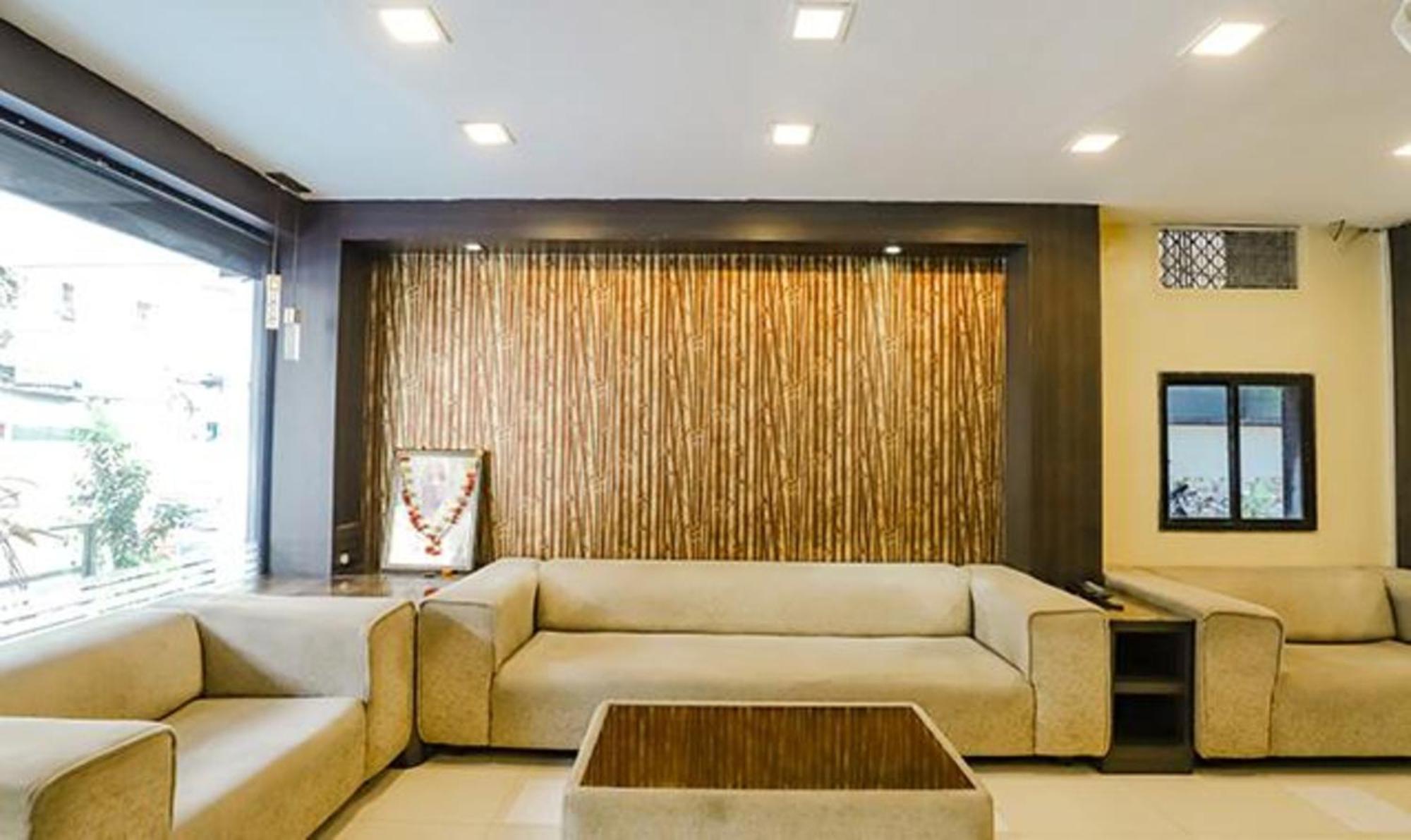 Fabhotel Parashar