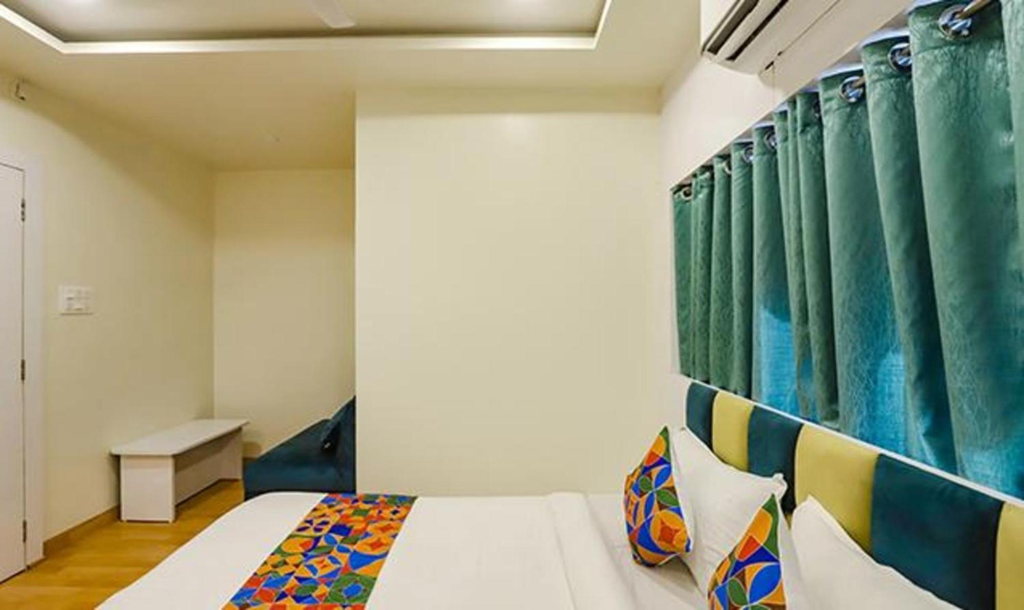 Hotel Fabhotel Parashar 3*