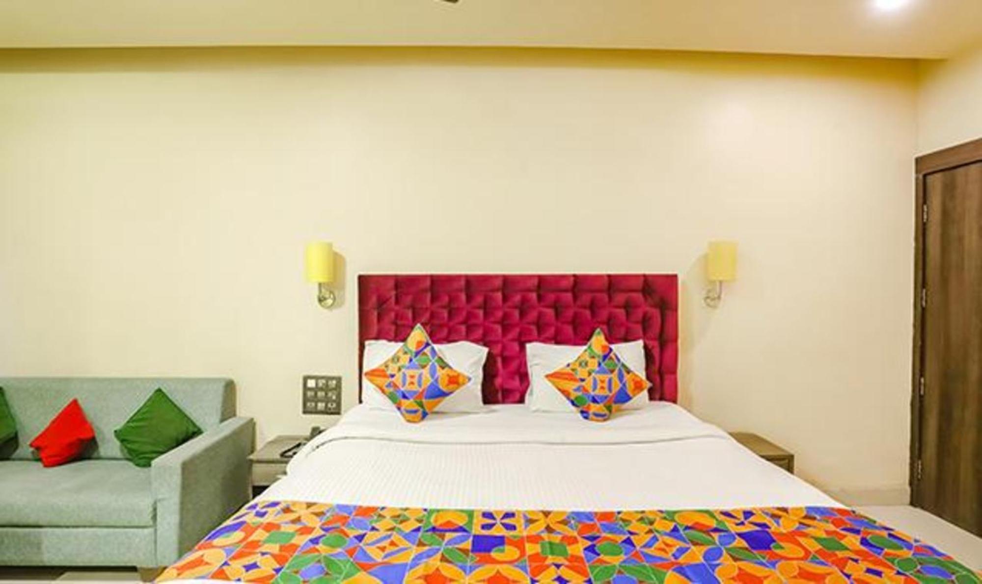 Hotel Fabhotel Parashar 3*