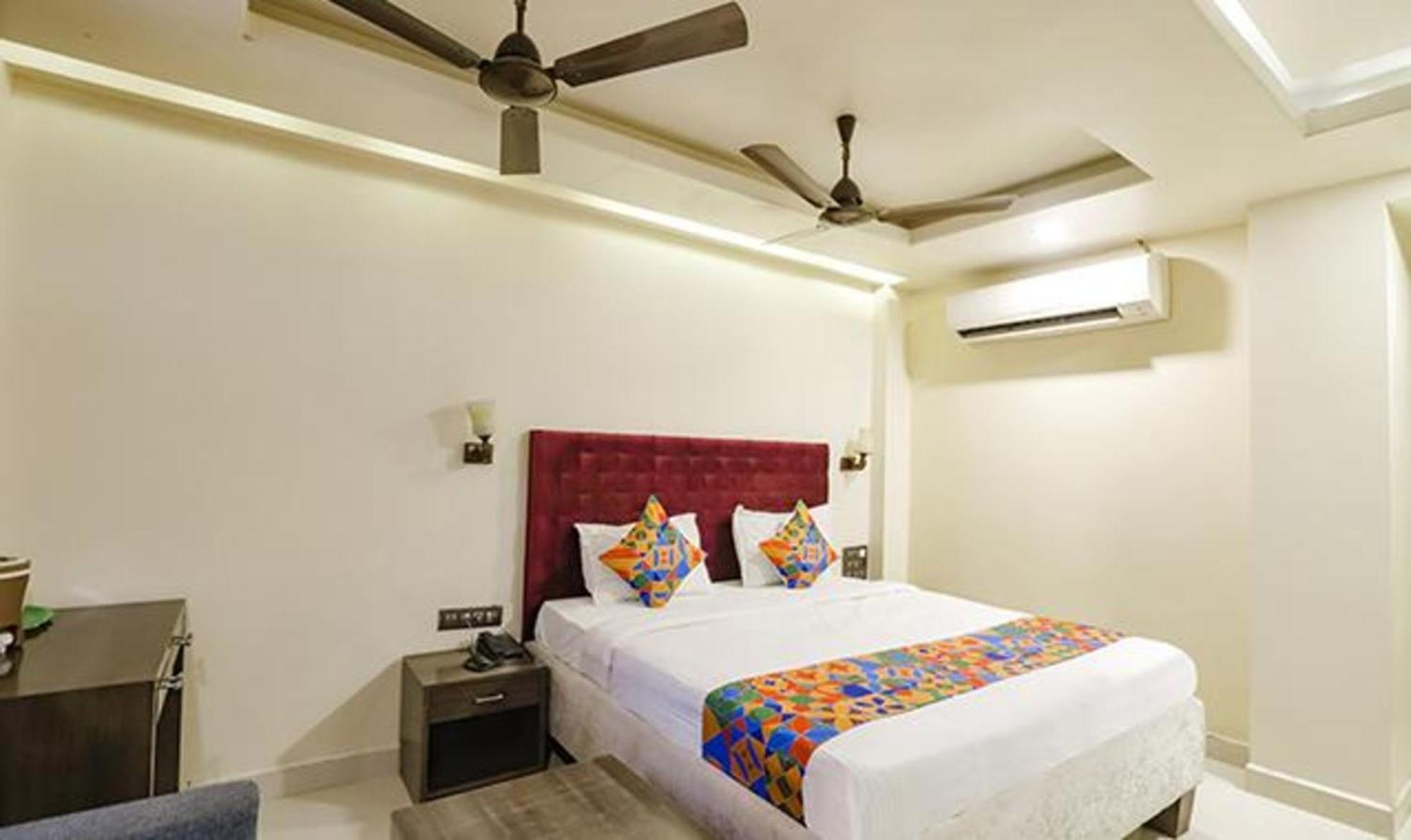 Hotel Fabhotel Parashar 3*