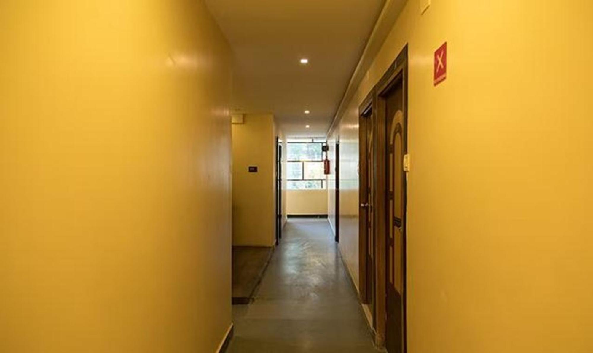 Hotel Fabhotel Parashar