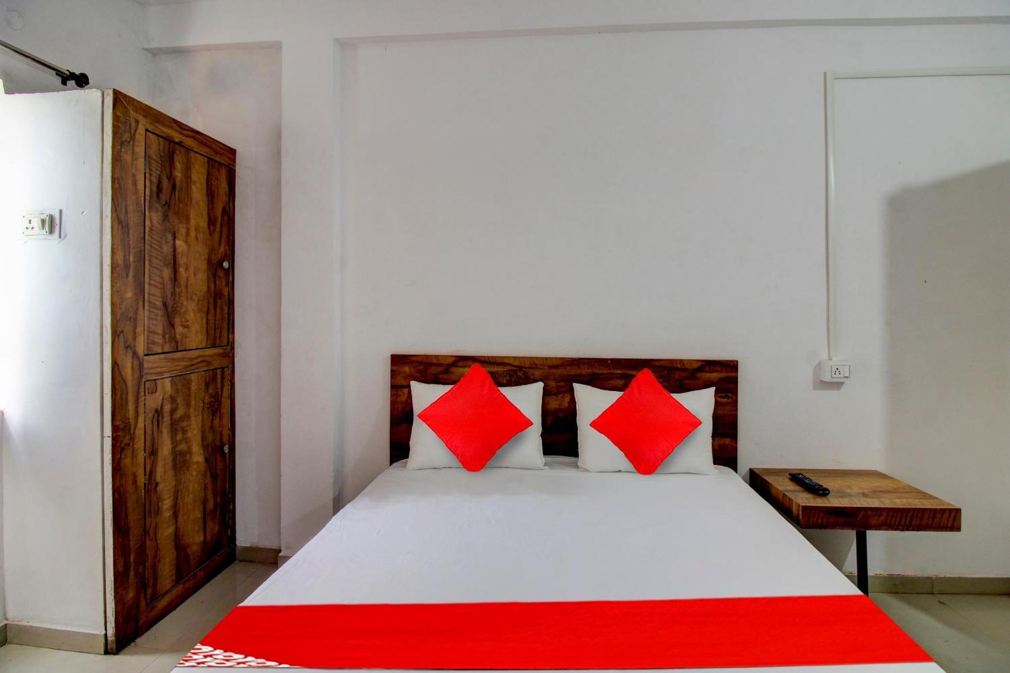 O The Golden Key Hotel