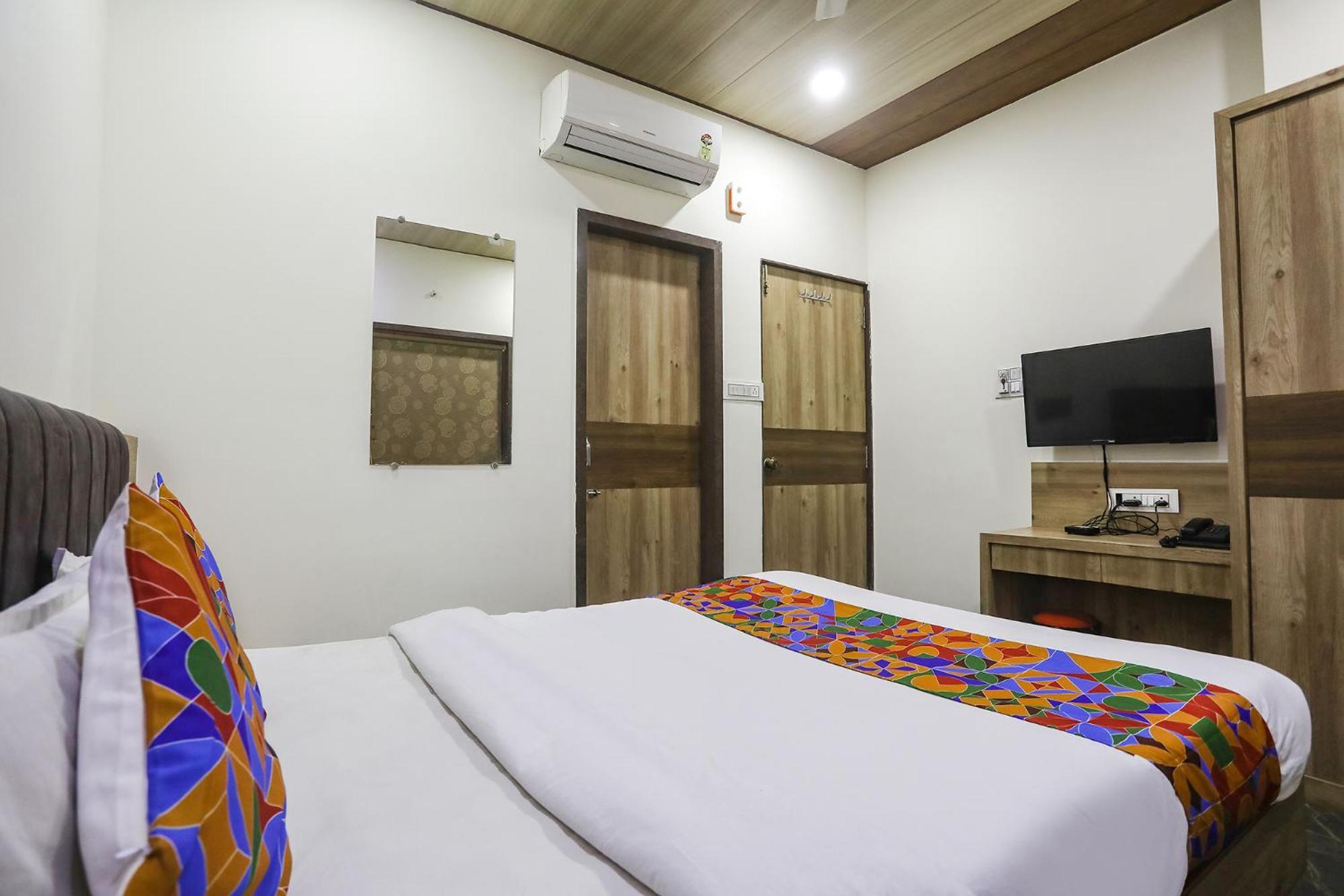 Fabhotel Vedanta - Nr Sitabudli 3*