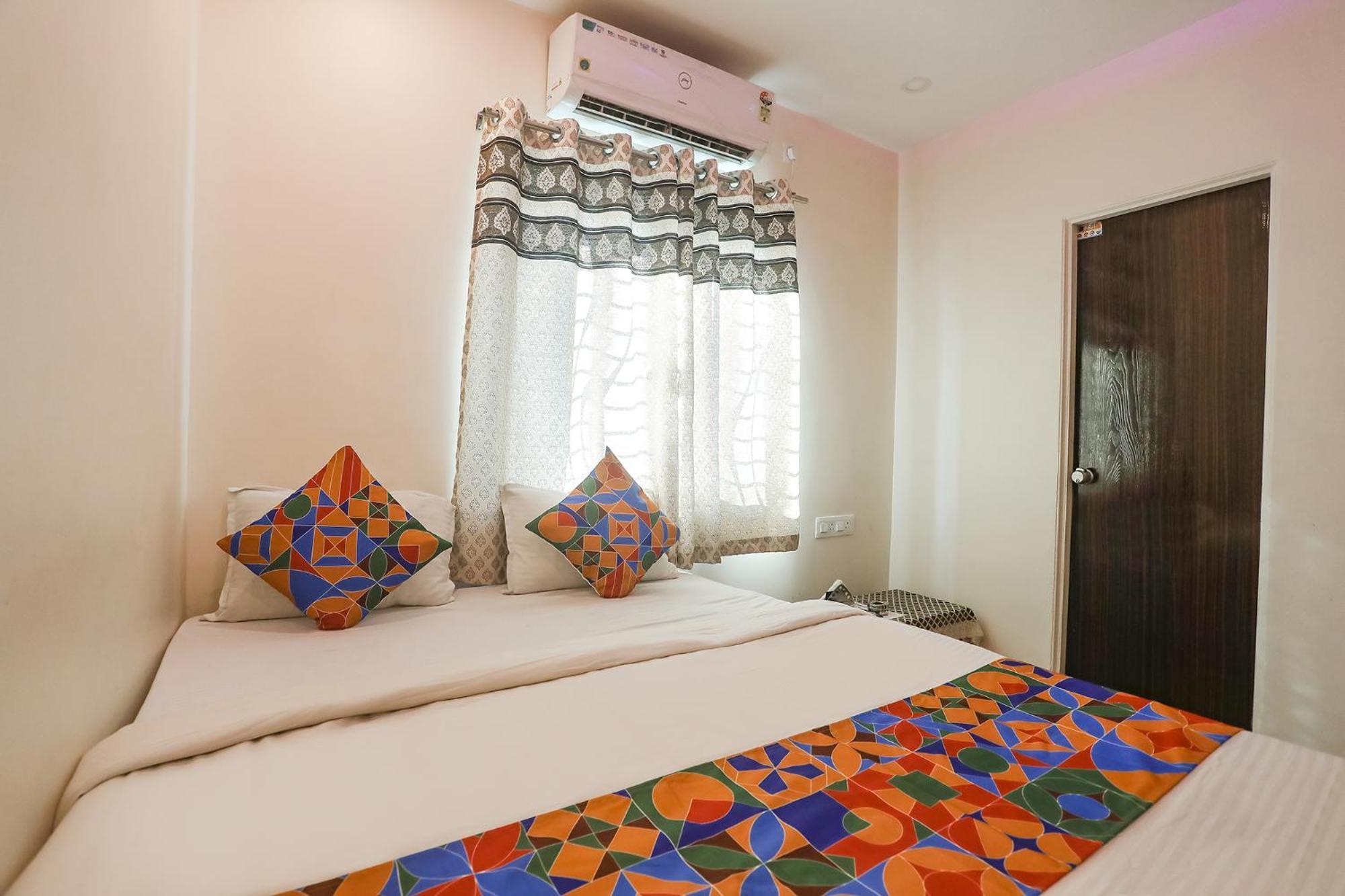 Hotel Fabexpress Shivas 3*