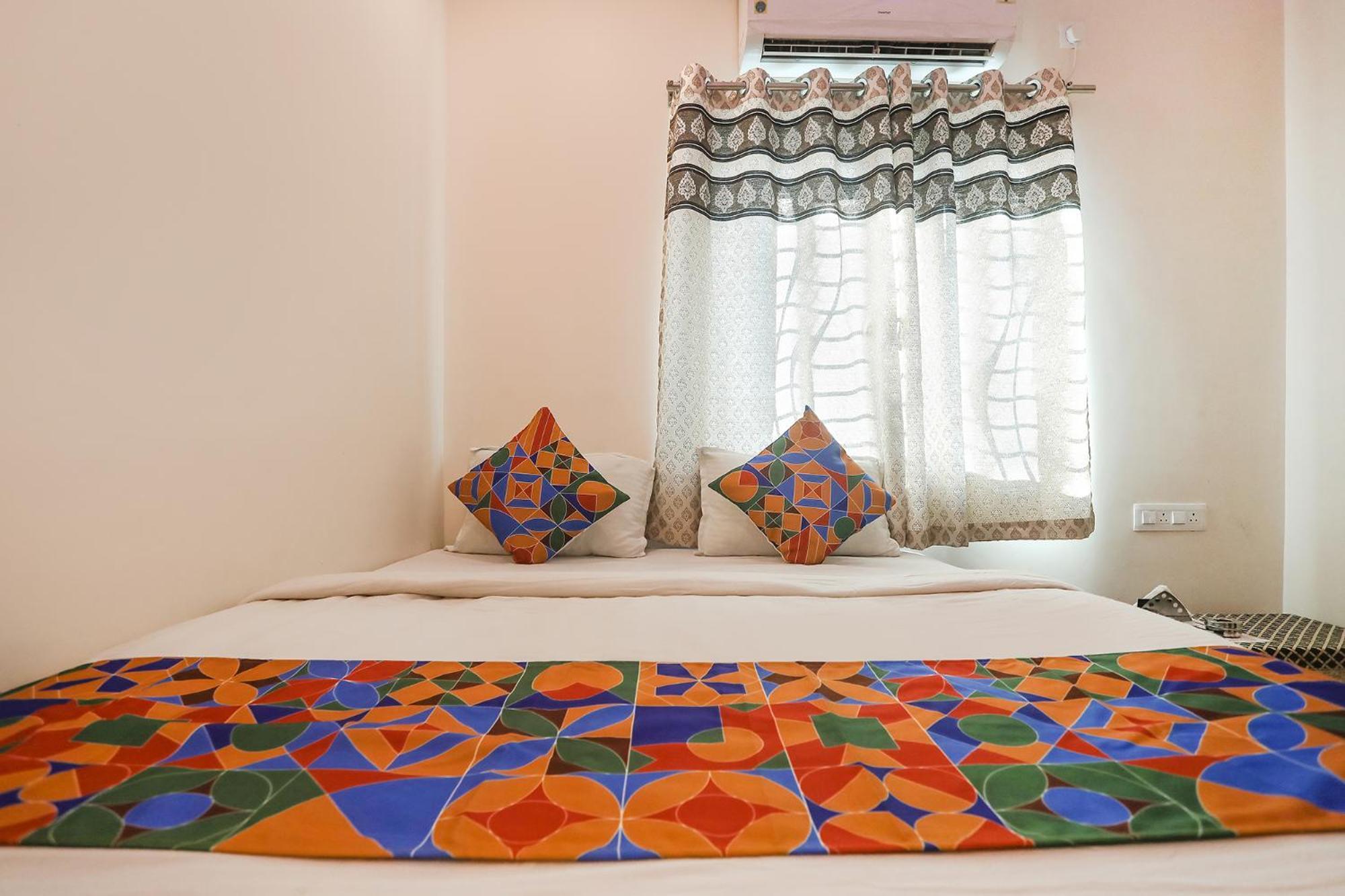 Hotel Fabexpress Shivas 3*