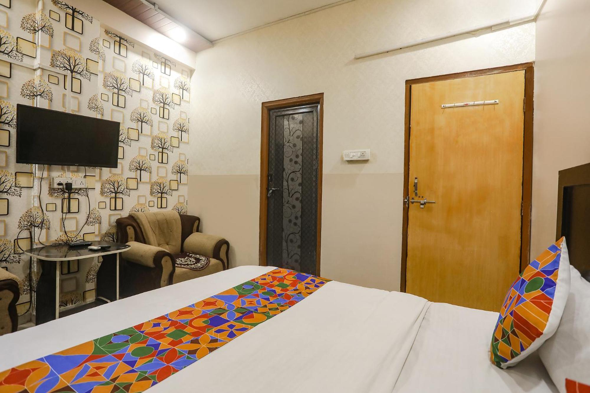 Fabhotel Happy Hotel
