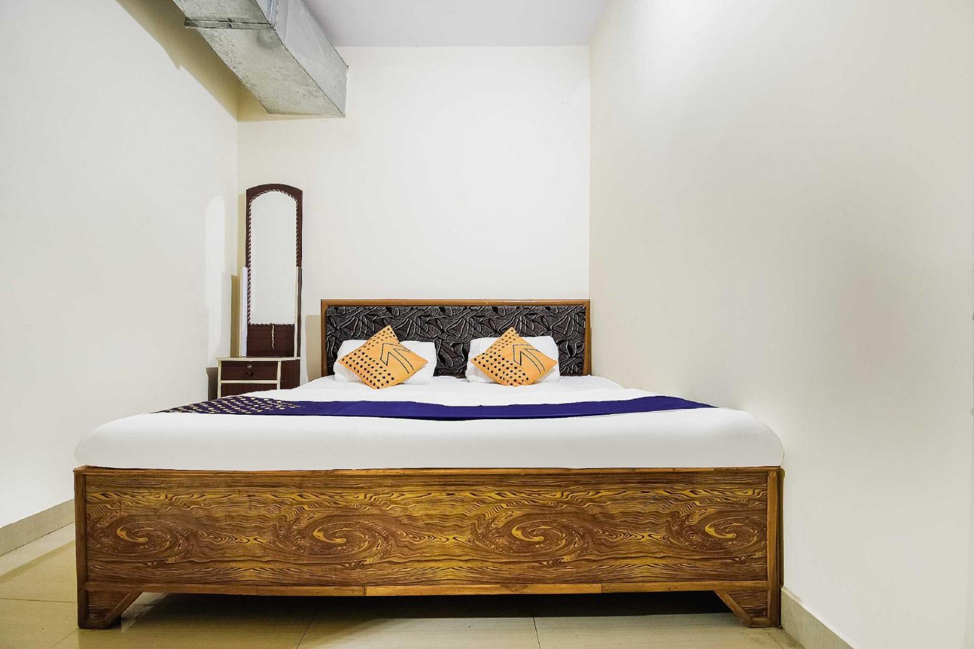 Hotel Oyo Pathak Nagpur