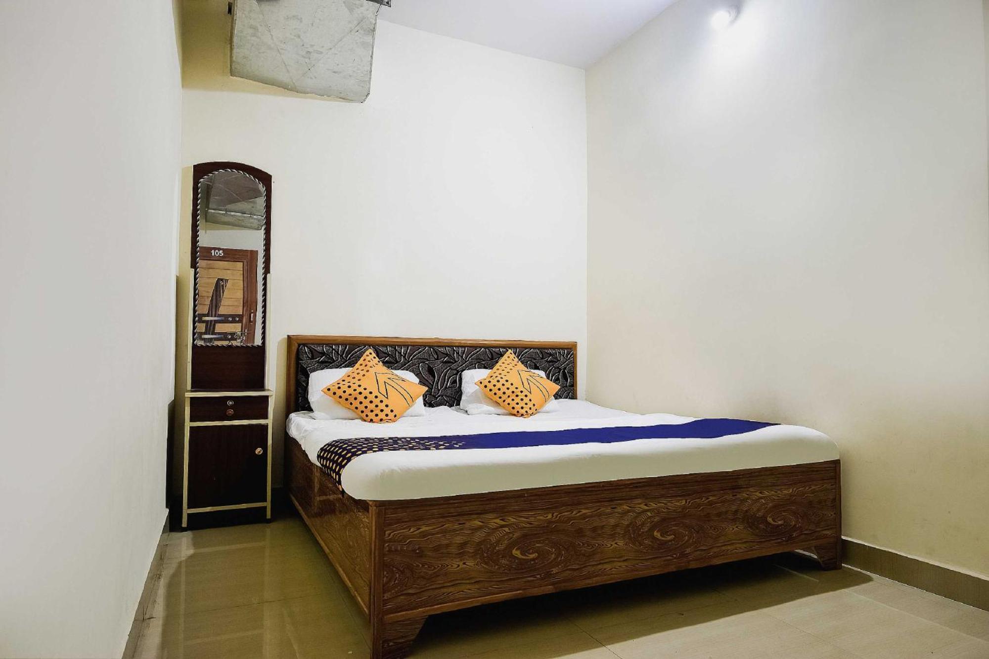 Oyo Pathak 3* Nagpur