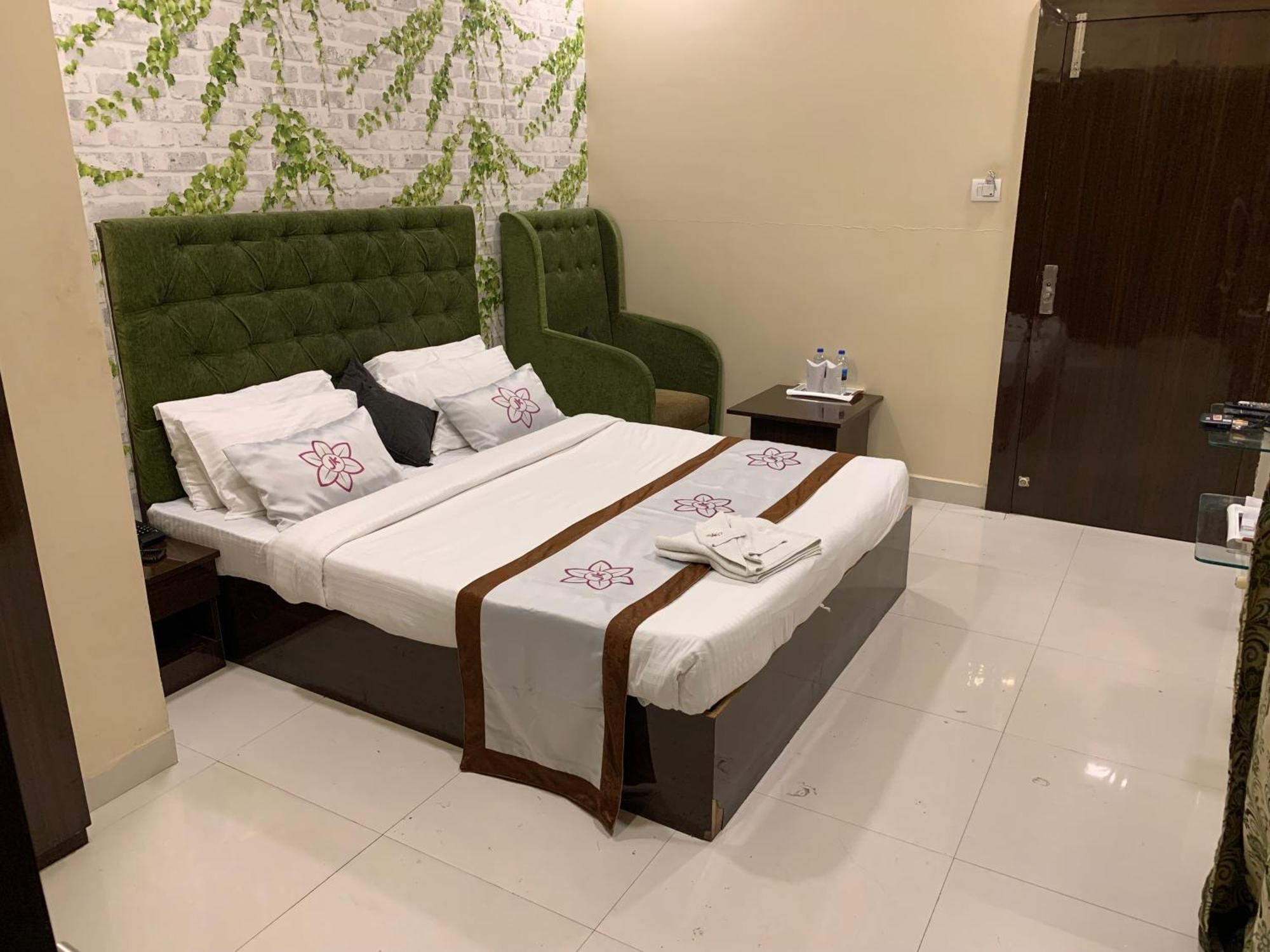 Hotel The Jk - Opp Railway Station, Civil Lines, Sadar,