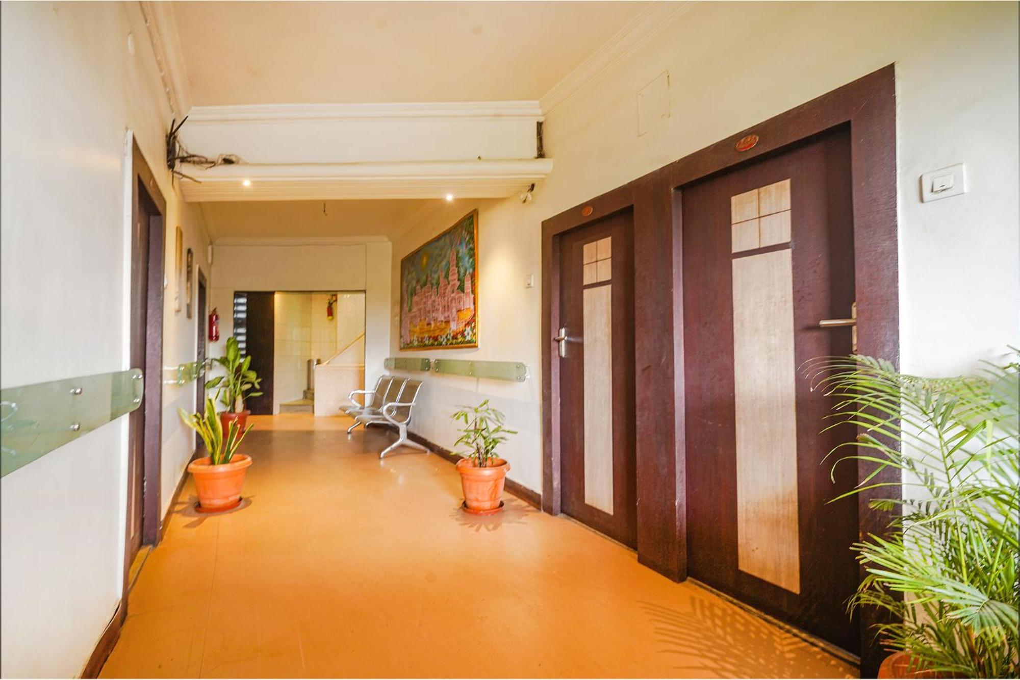 Fabhotel Shravan - Nr Eternity Mall