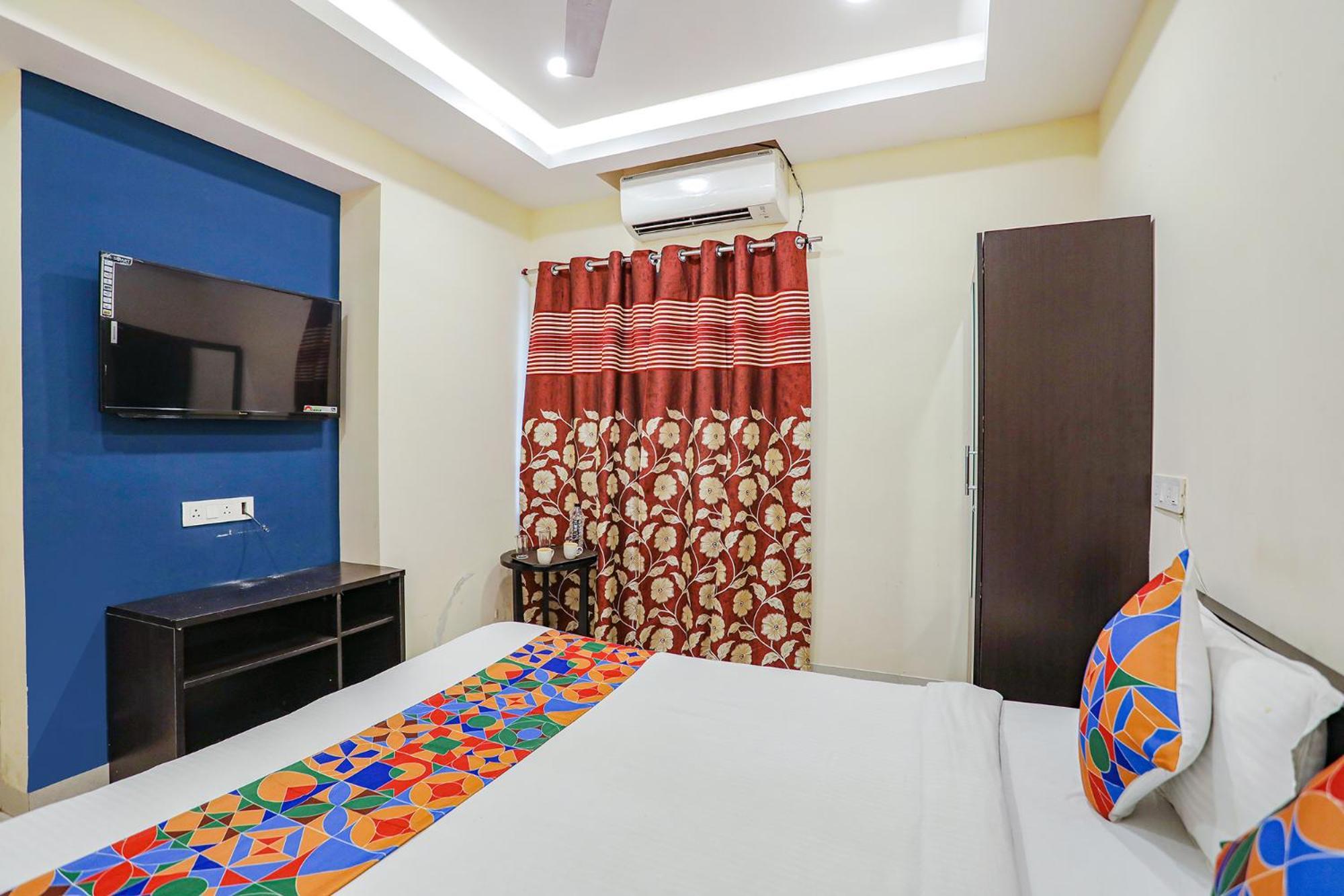 Fabexpress Girija Hotel