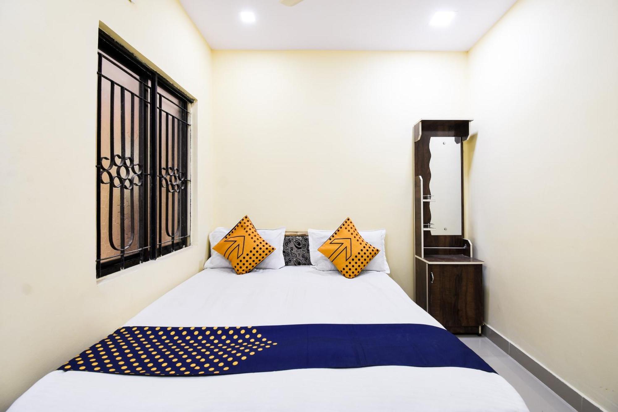 O Gaurav Hotel