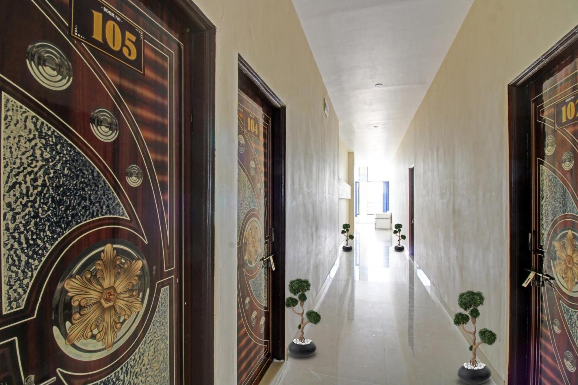 Hotel Flagship Prasad Mangal Karyalay 3*