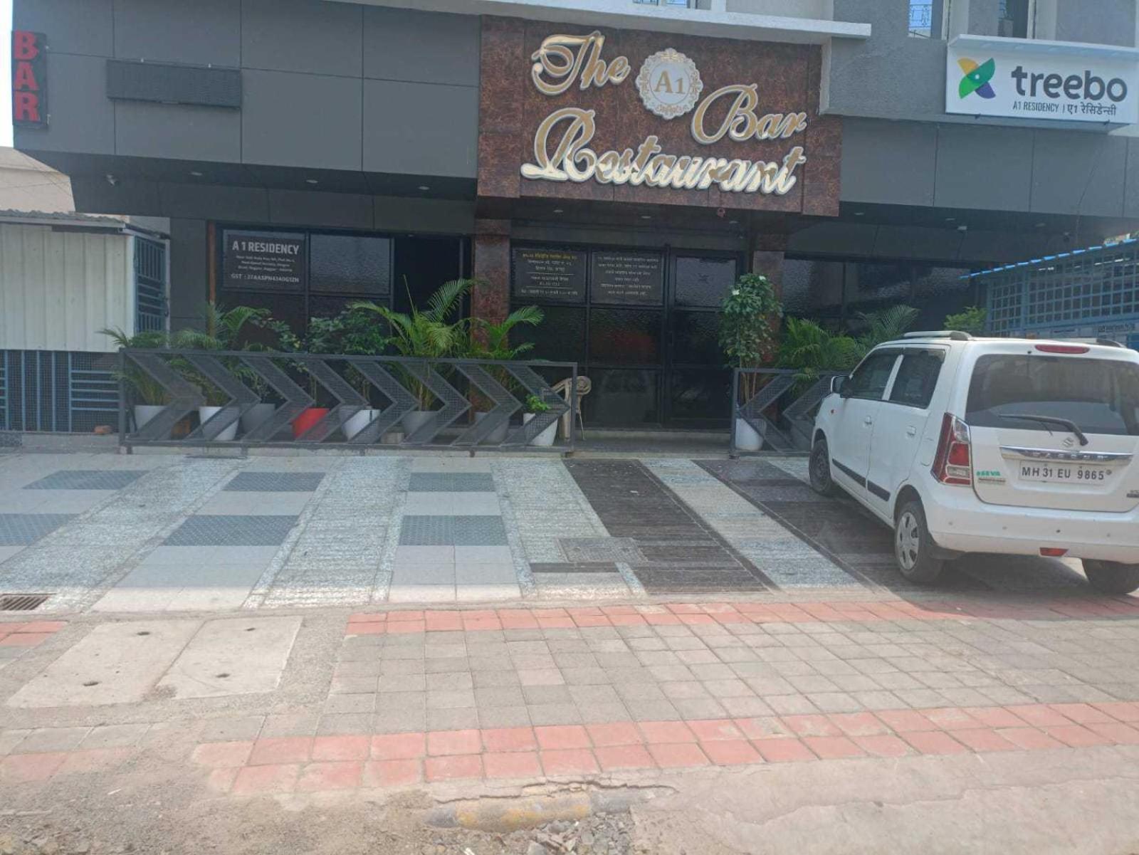 Treebo A1 Residency, Hingna T Point 3*