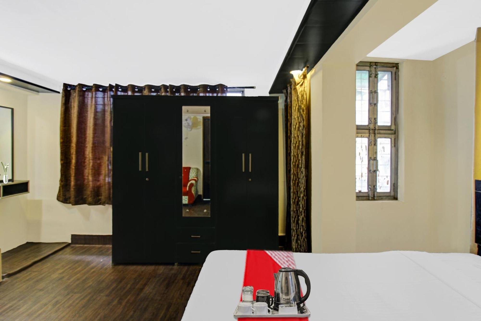 O Gopika Hotel