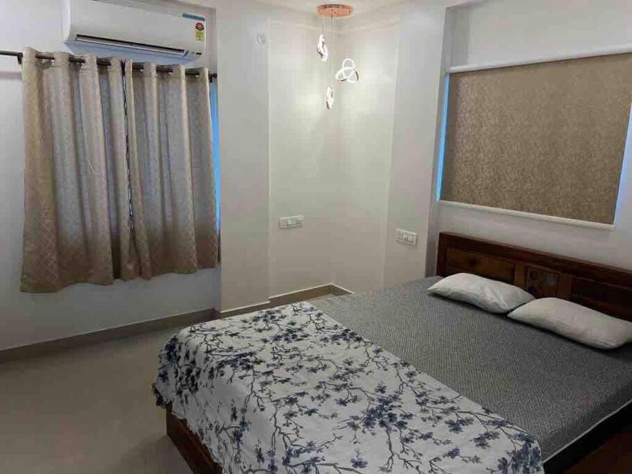Airport 2 Bhk Near Airport Apartment
