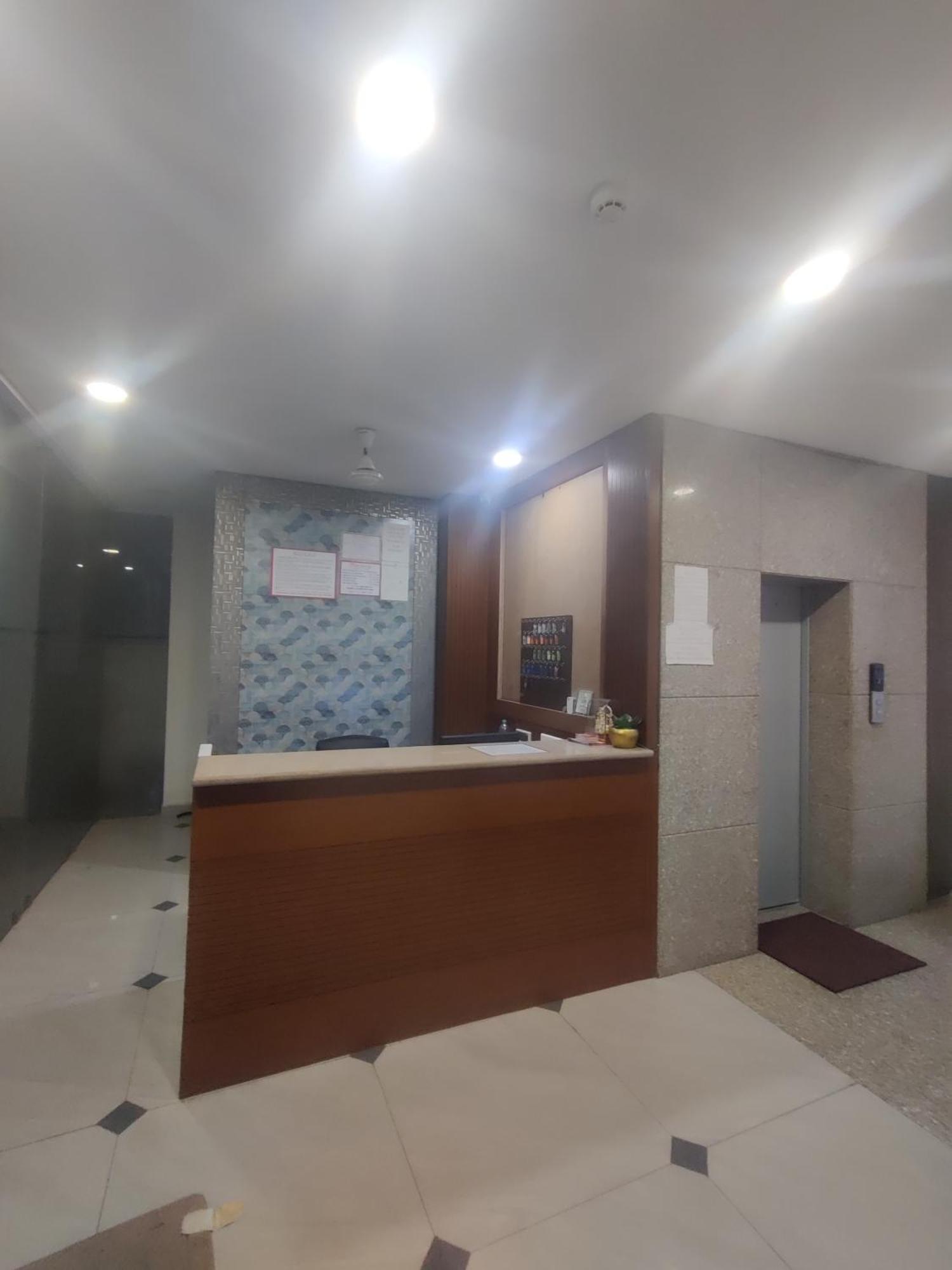Hotel Basera Ac & *