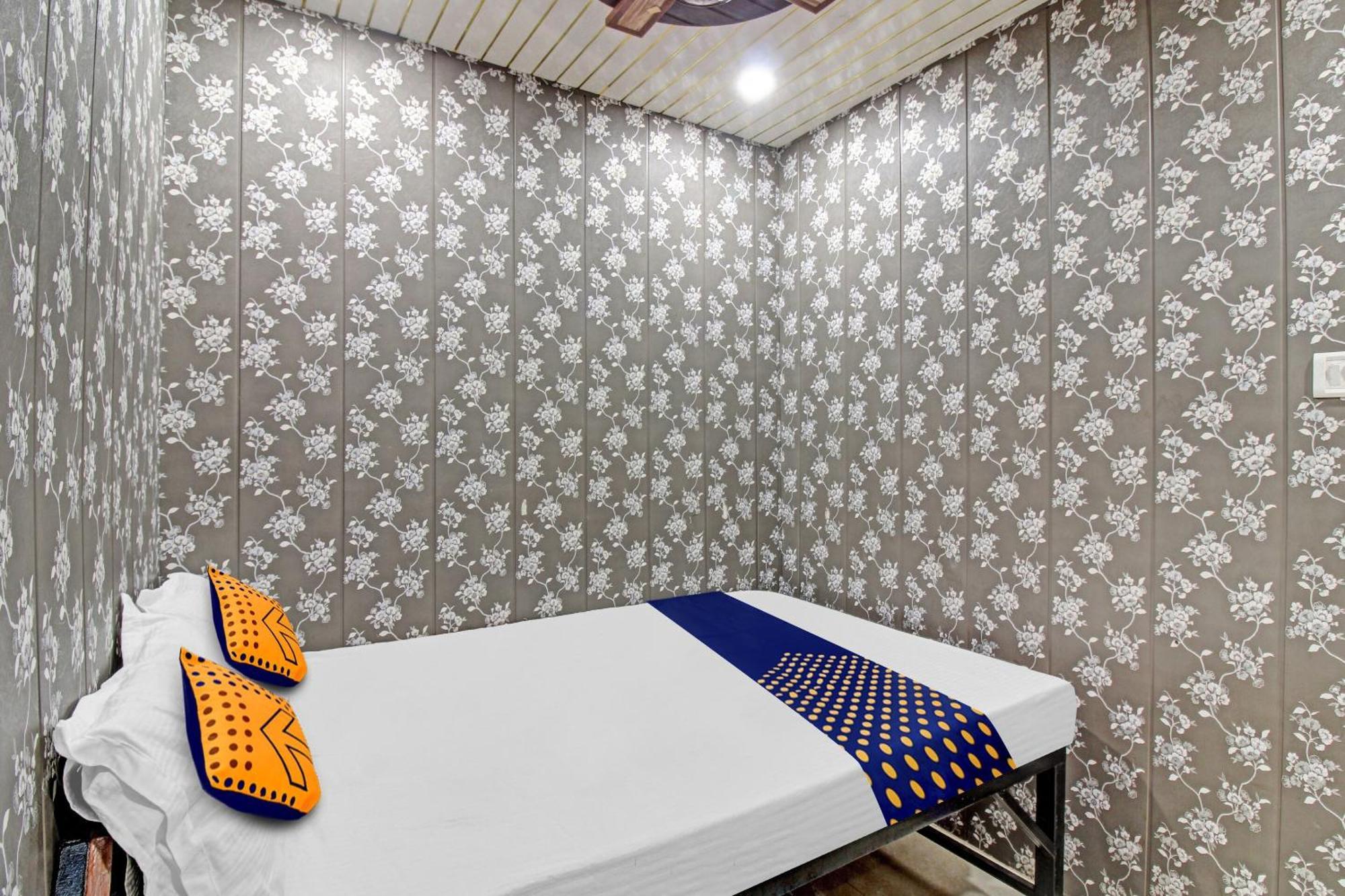 Spot On Shree Ganesh Hotel 3*