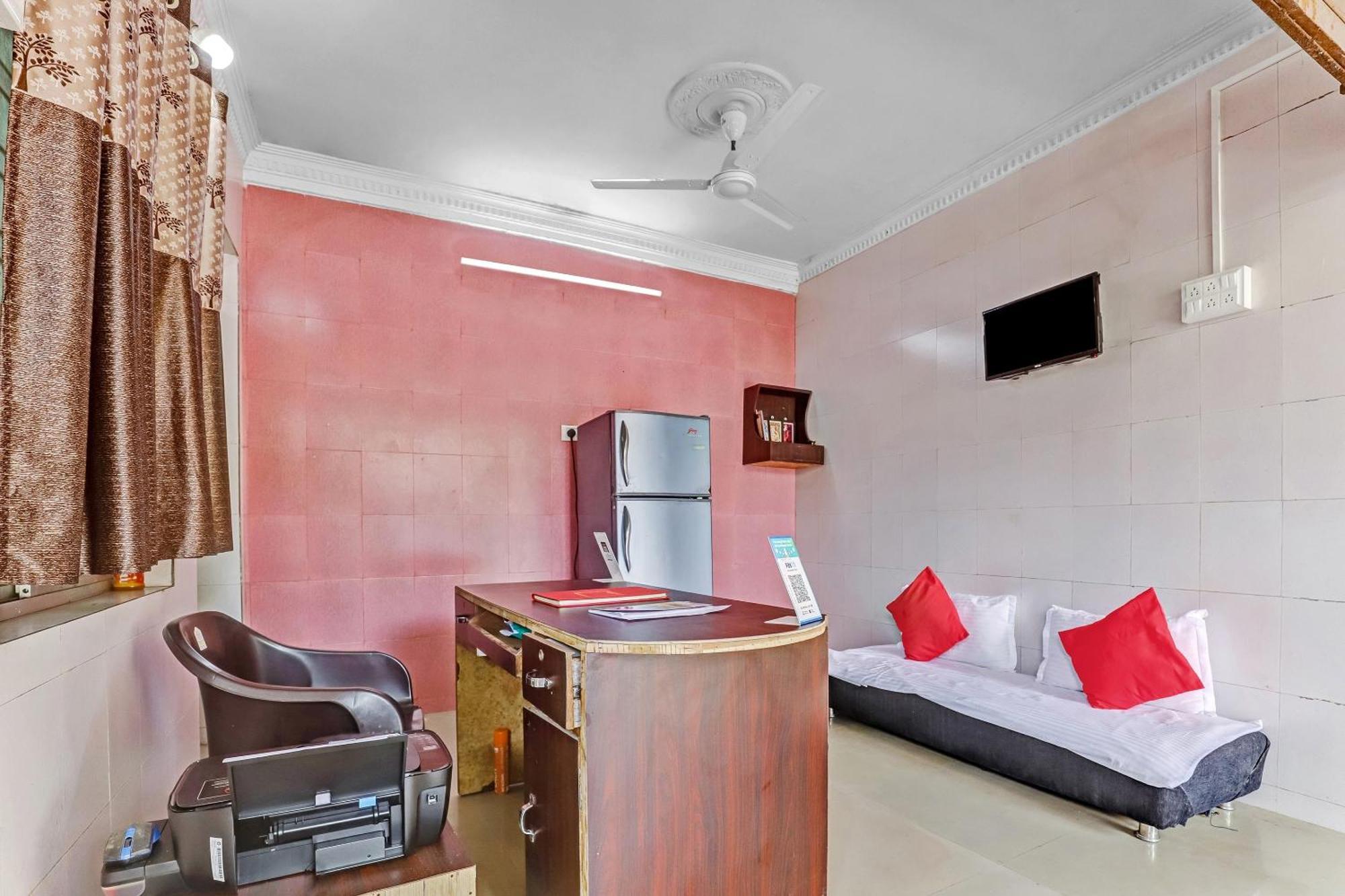 O Chintamani Service Hotel 3*