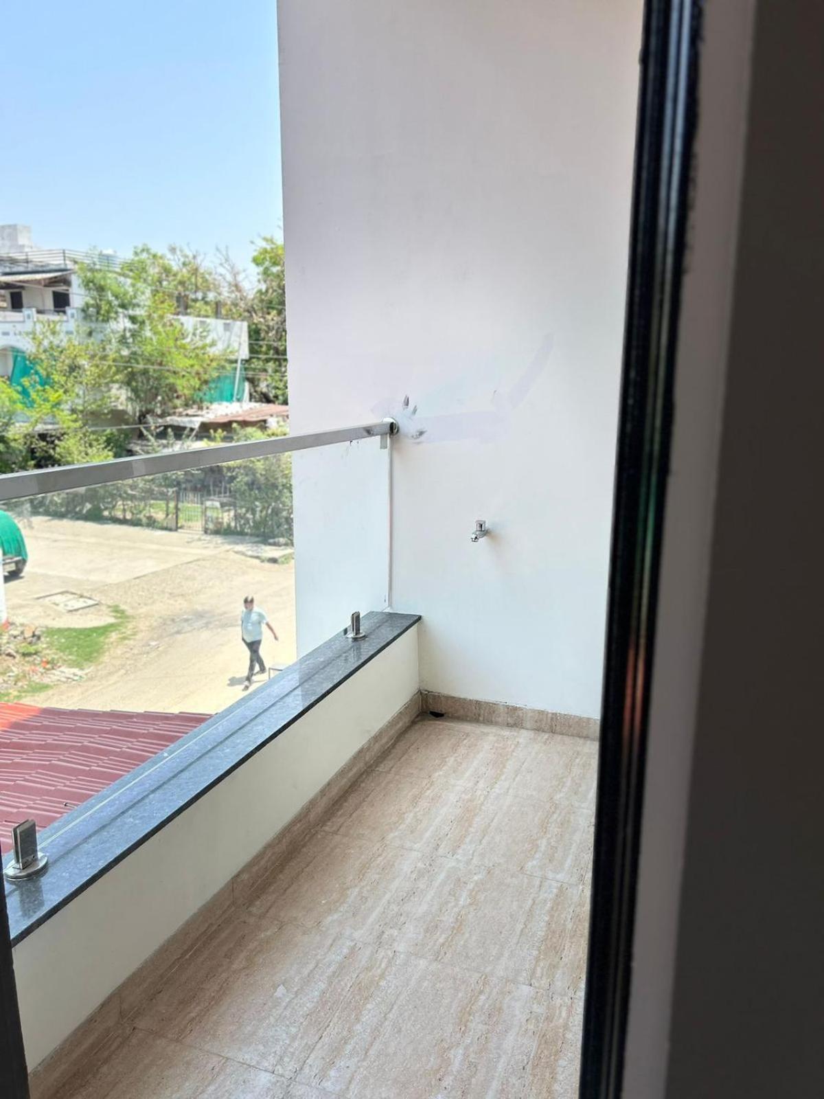 Self Check In 1bhk