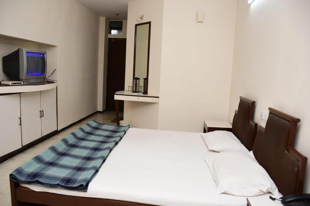 Gomti Hotel