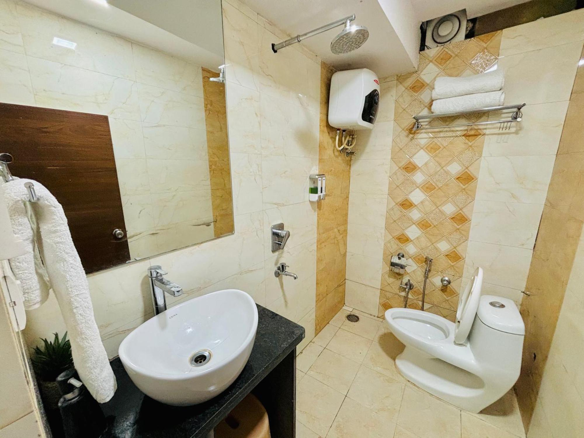 Royal Palms Luxury Service Nagpur
