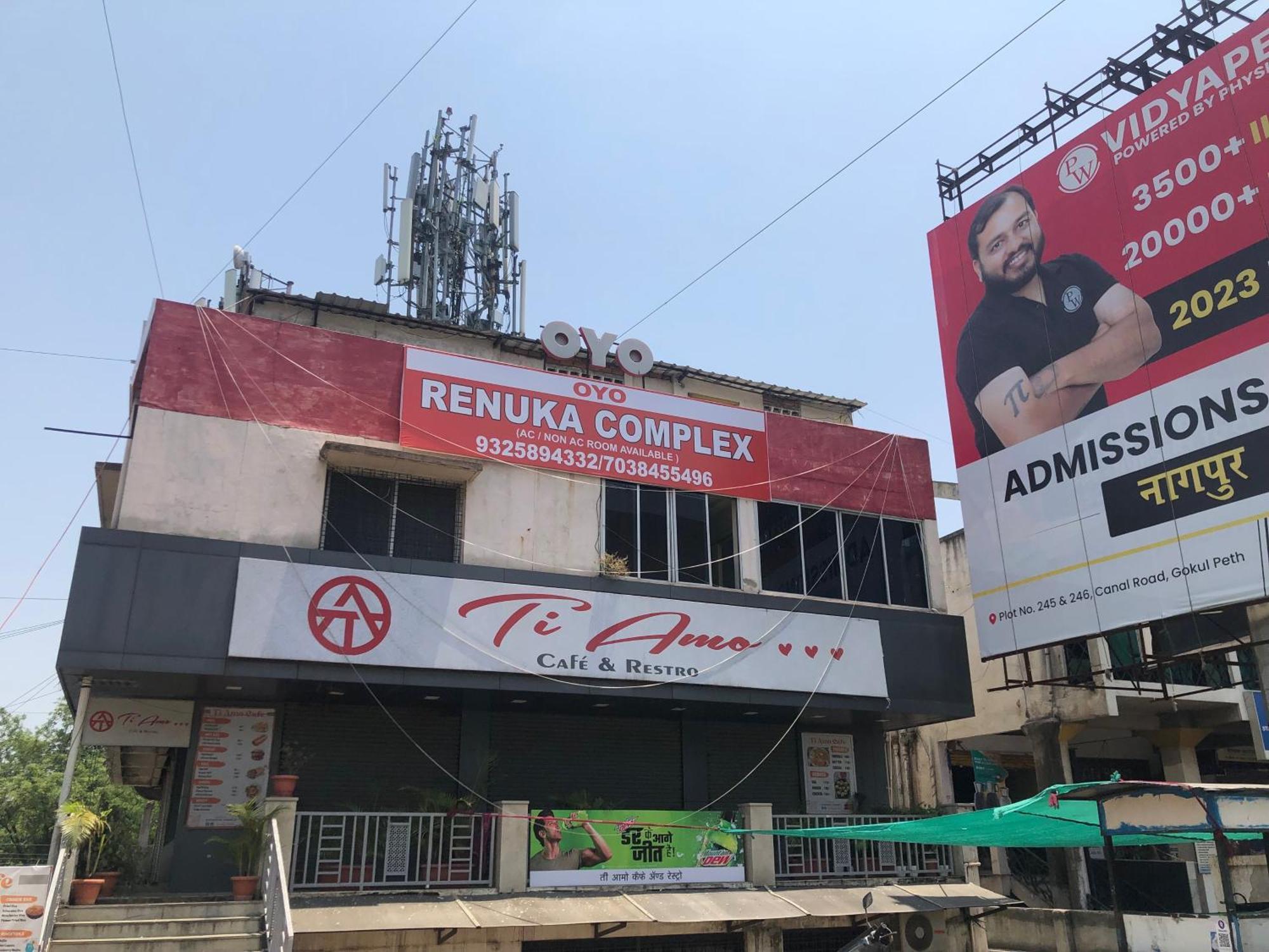Oyo Renuka Complex 3*