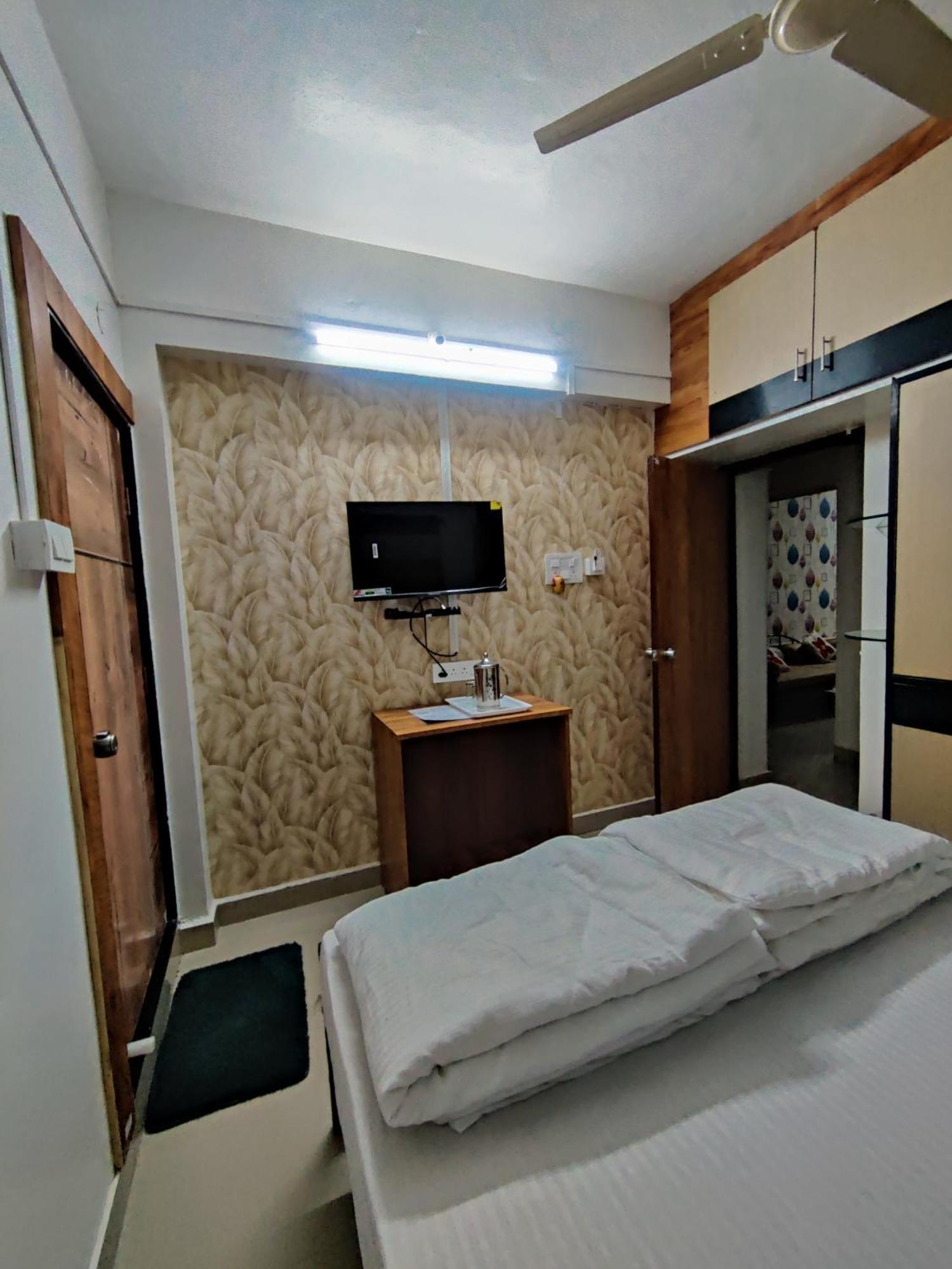 Guest house Gulmohar - By Mansi Service