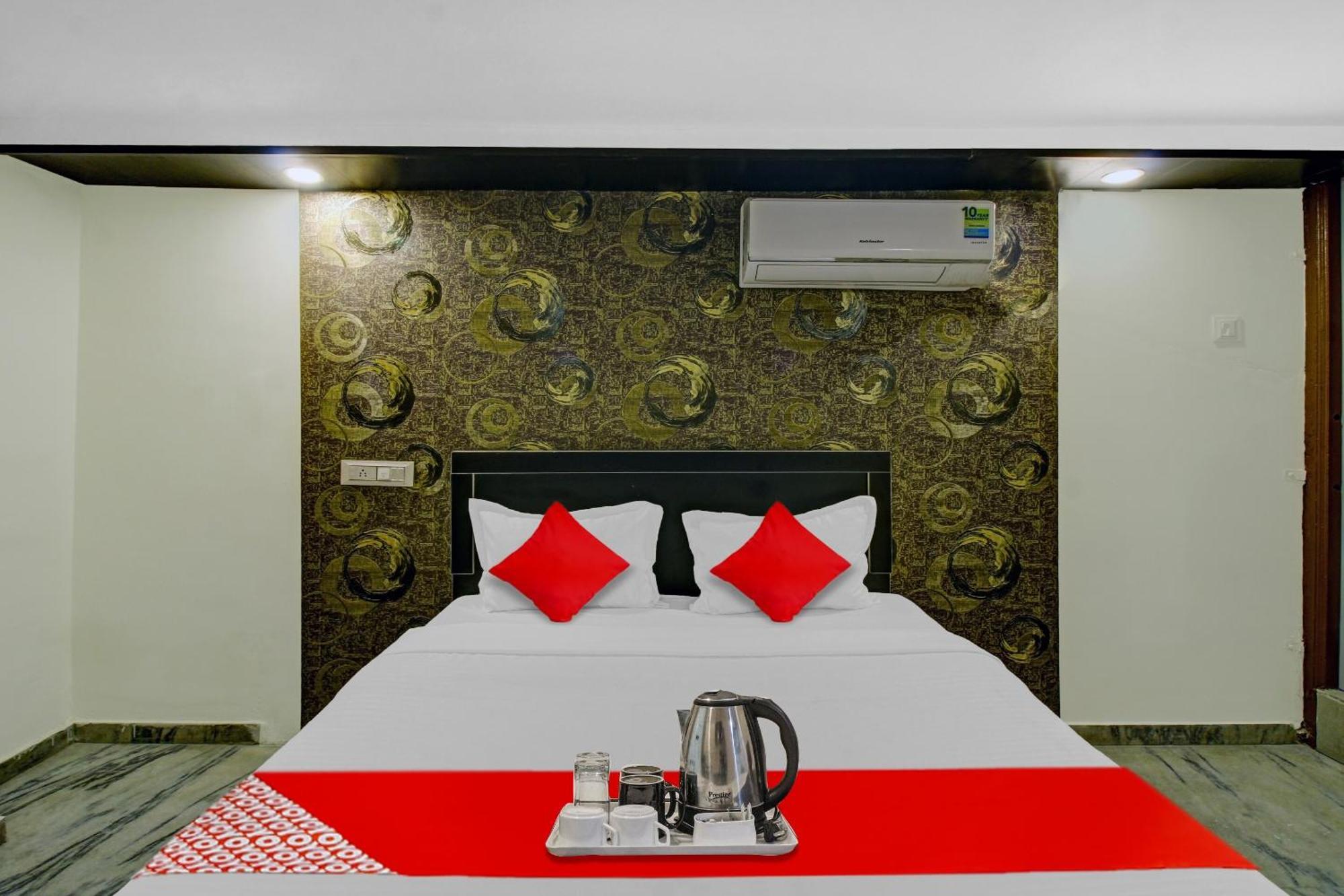 O Gopika Hotel