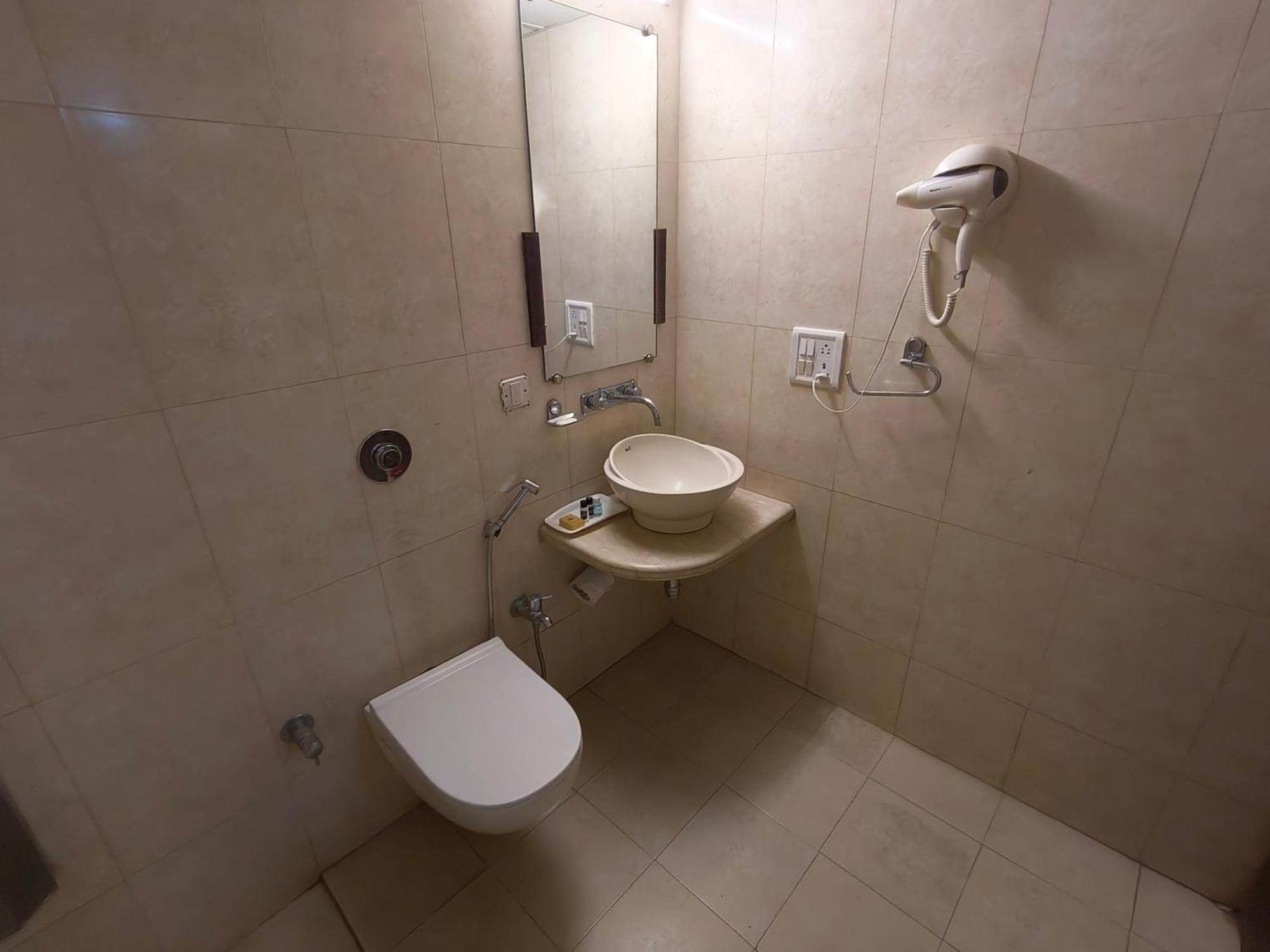 Hotel Heritage 2001, 3*