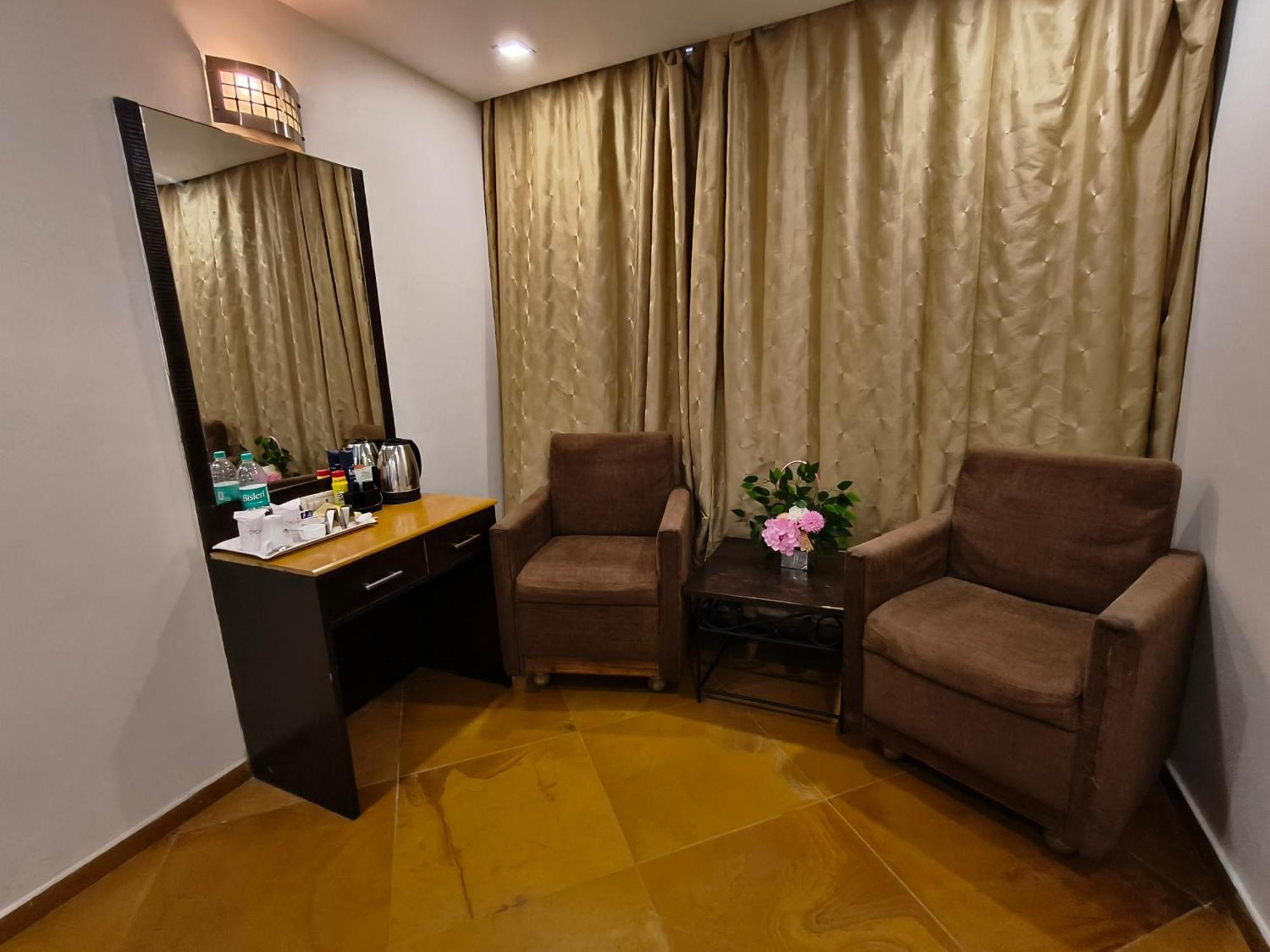 Hotel Heritage 2001, Nagpur