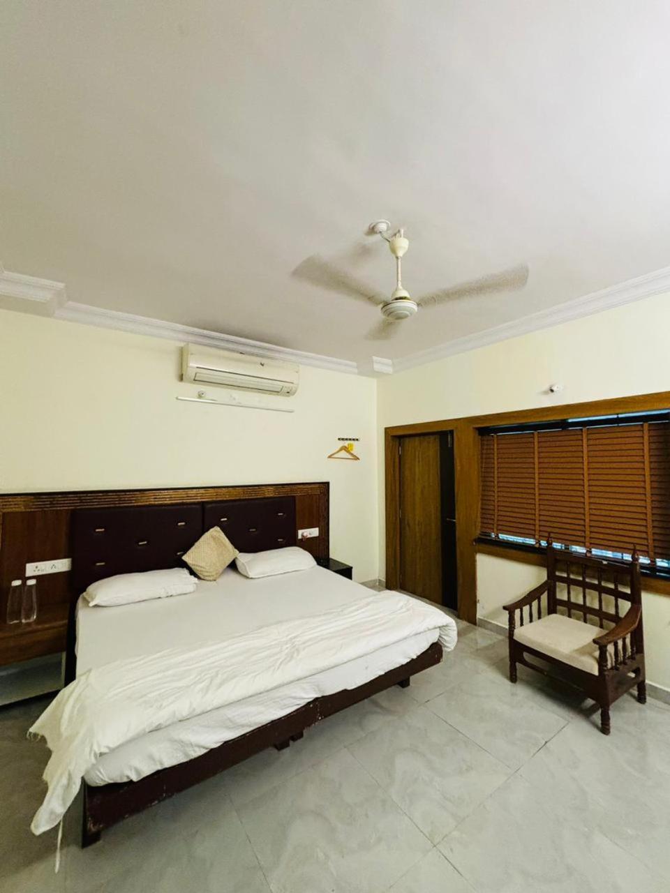 Royal Palms Luxury Service Hotel 3*