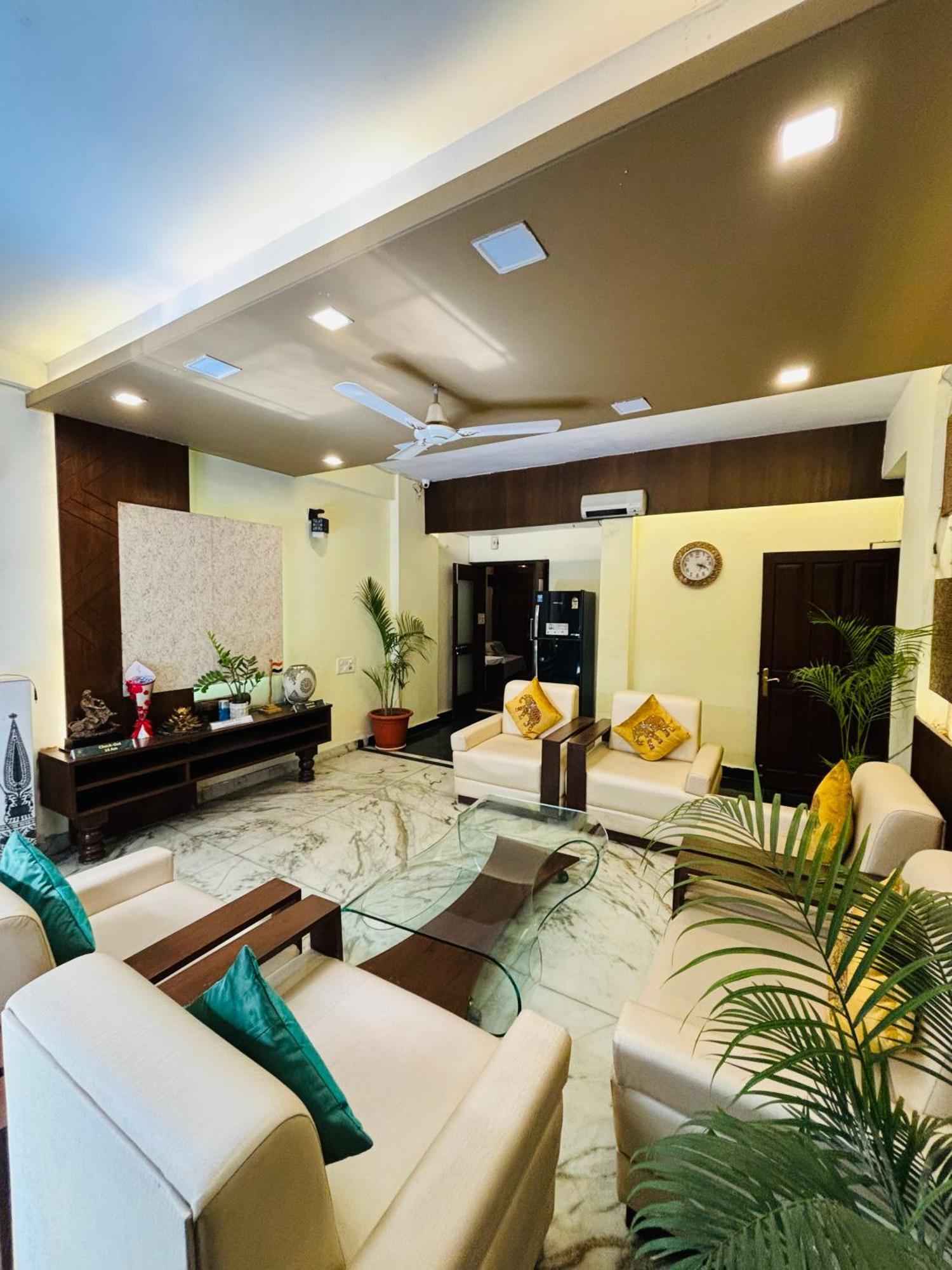 Royal Palms Luxury Service Hotel Nagpur