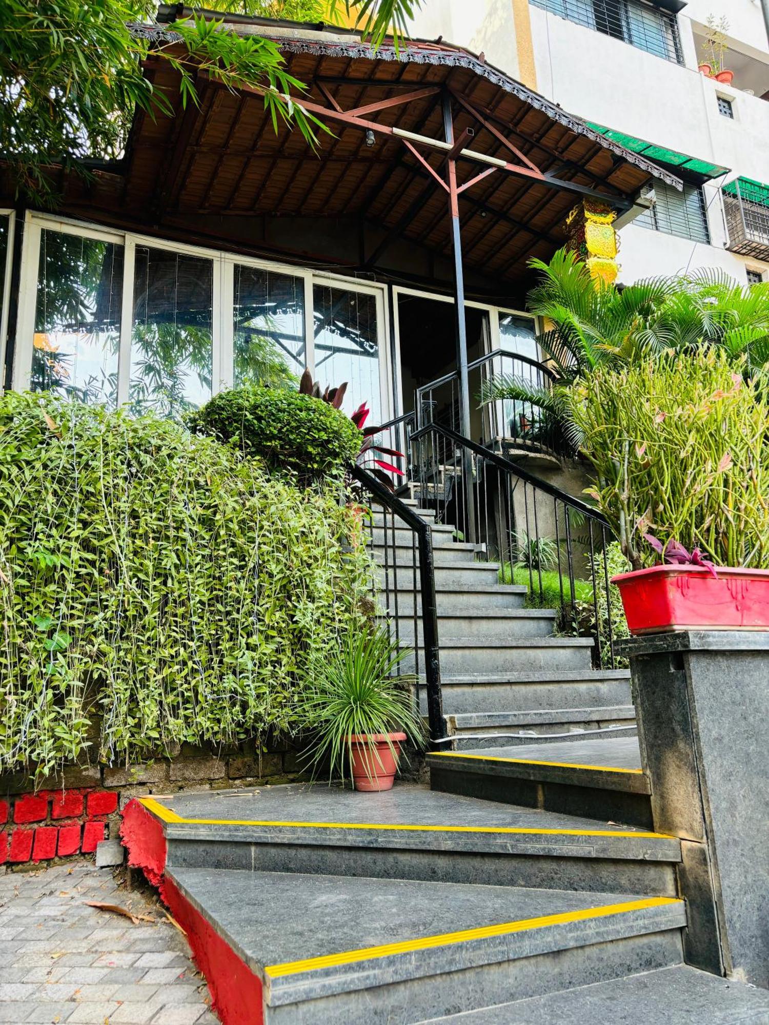 Hotel Royal Palms Luxury Service