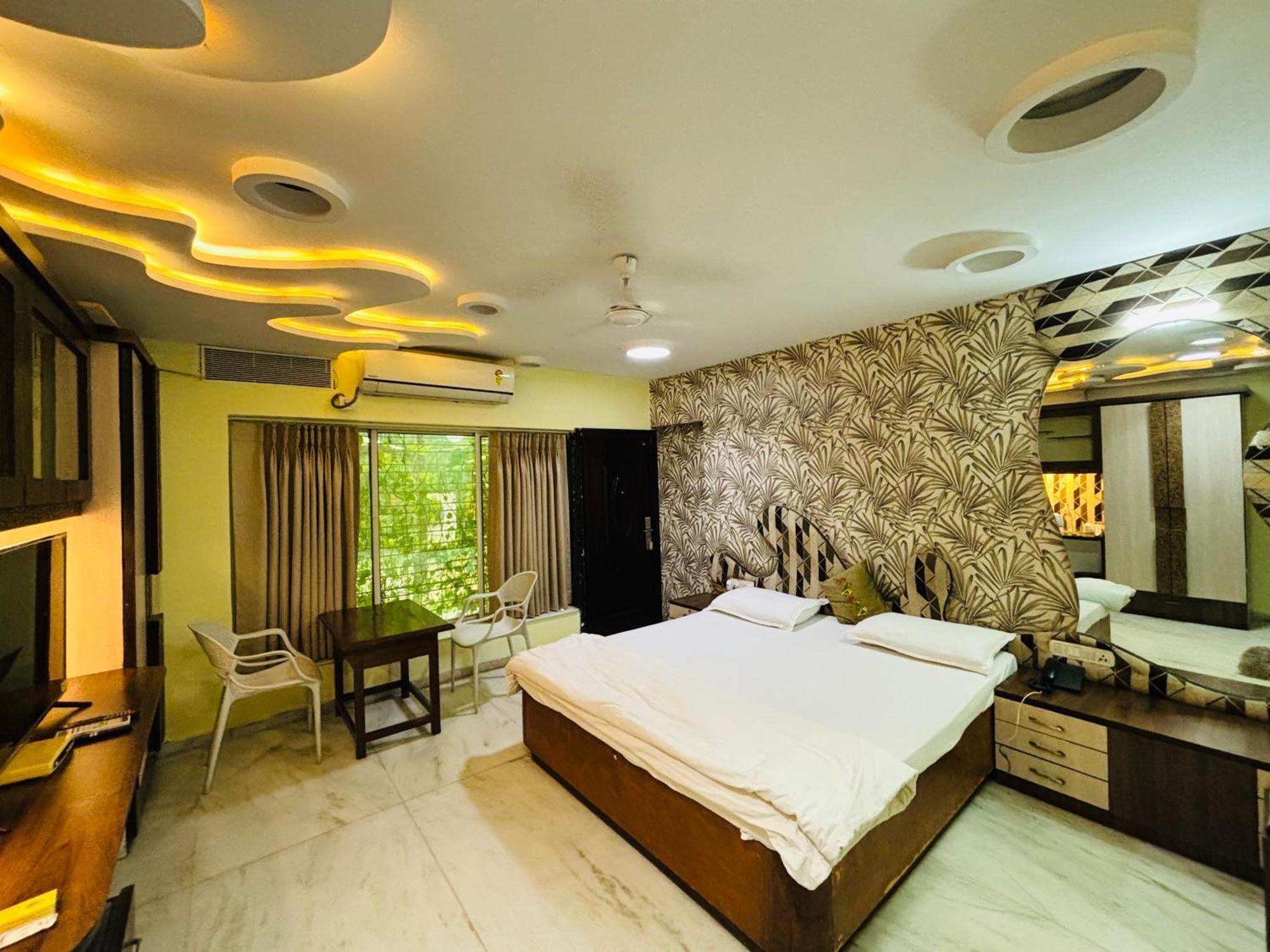 Royal Palms Luxury Service 3* Nagpur