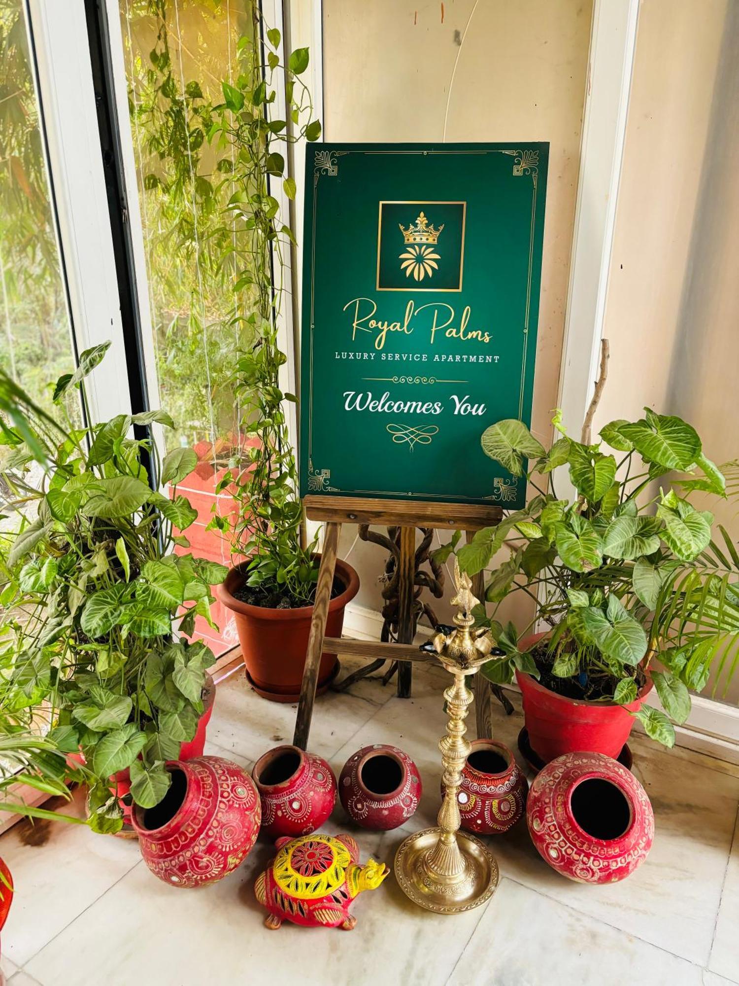 Royal Palms Luxury Service Hotel