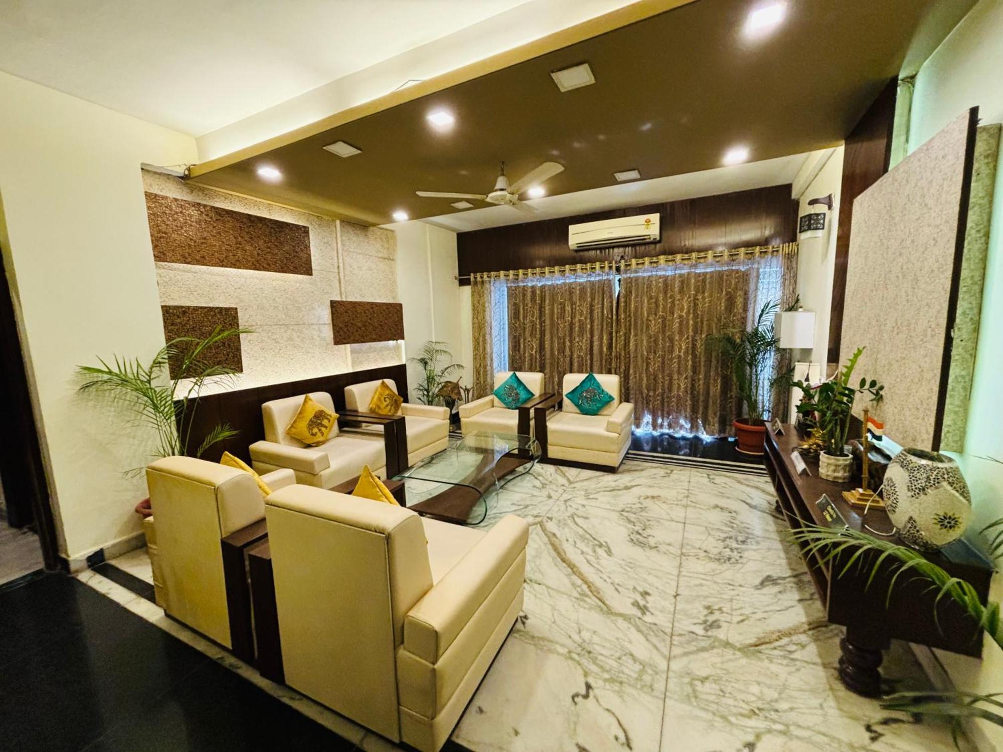 Royal Palms Luxury Service 3*
