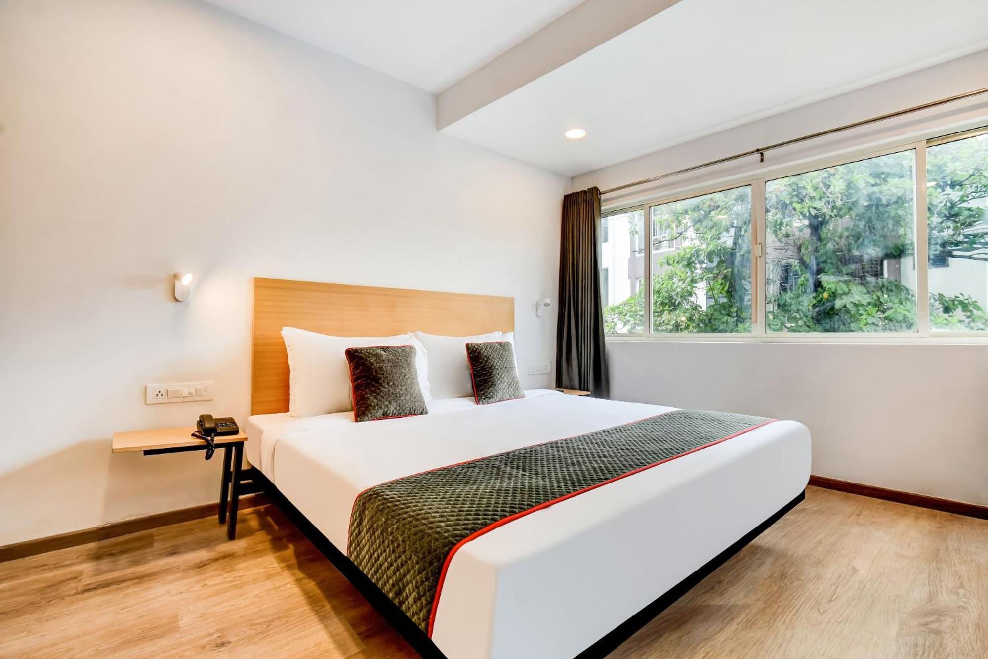 Townhouse Century 4*