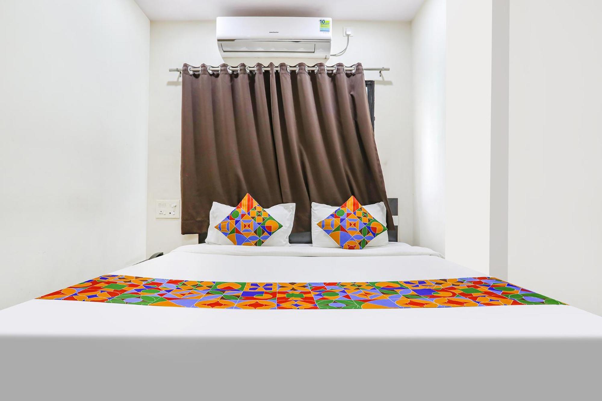 Fabhotel New Shraddha - Nr Airport Colony Hotel 3*