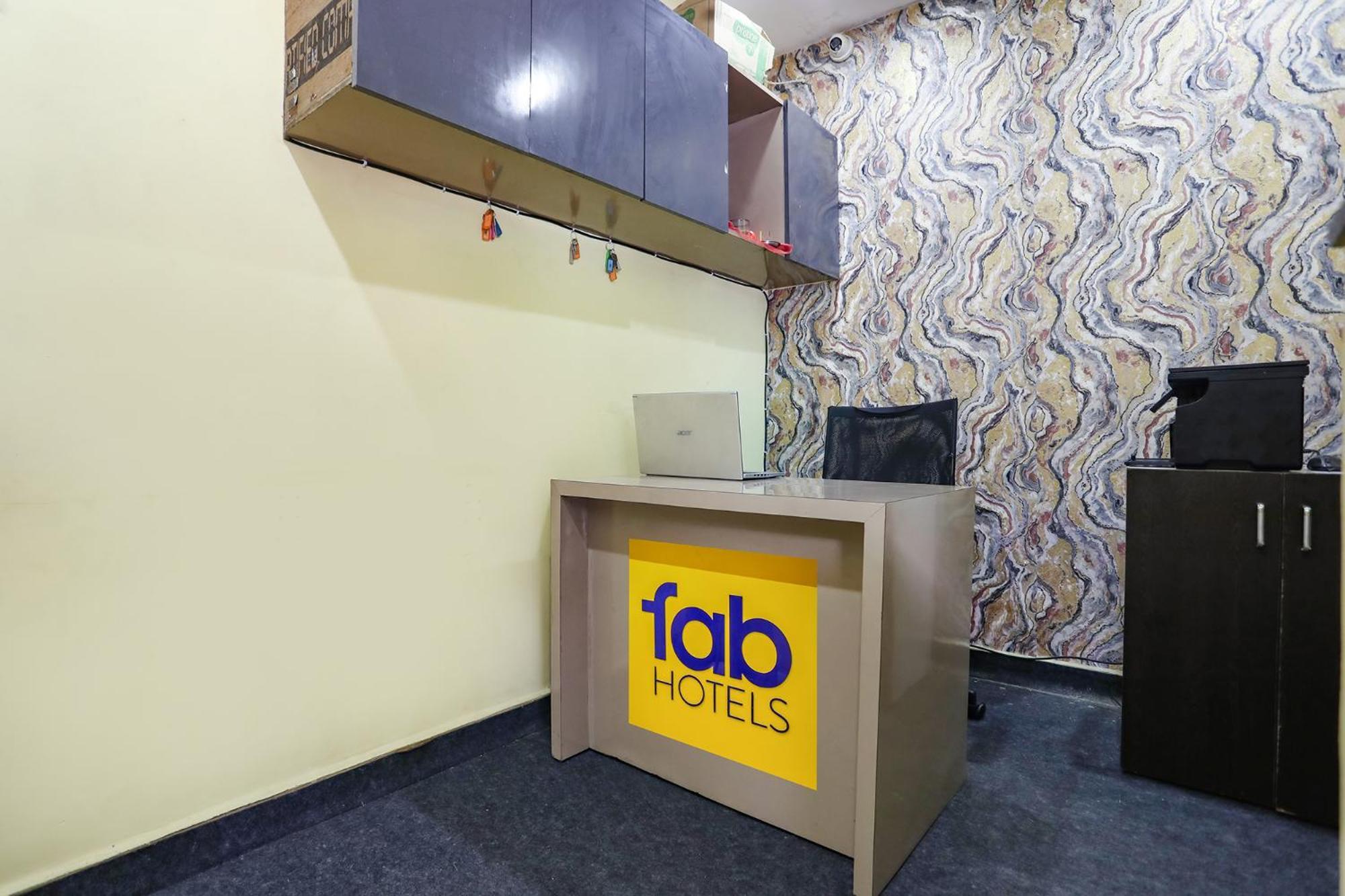 Fabhotel New Shraddha - Nr Airport Colony 3*
