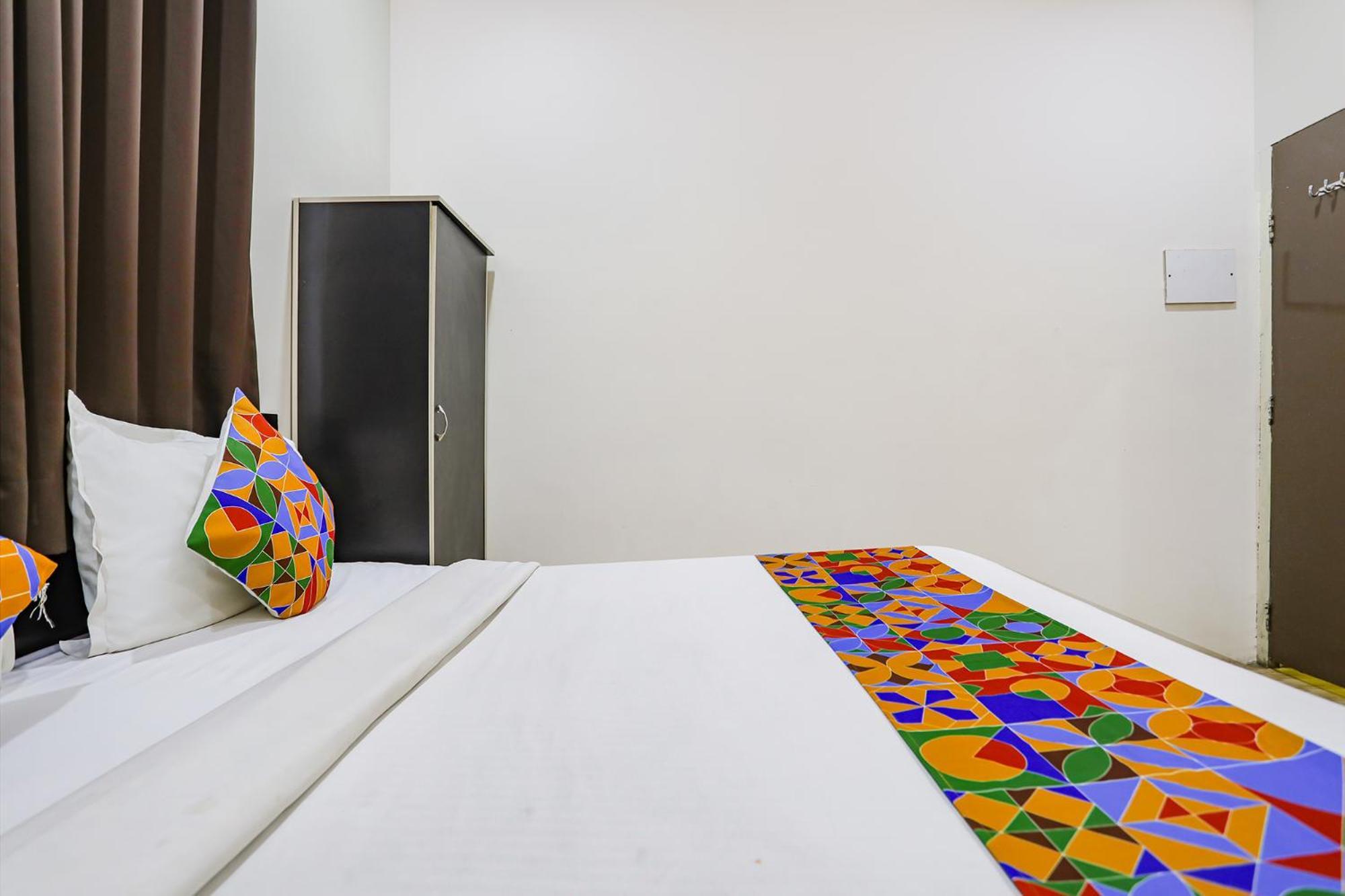 Fabhotel New Shraddha - Nr Airport Colony