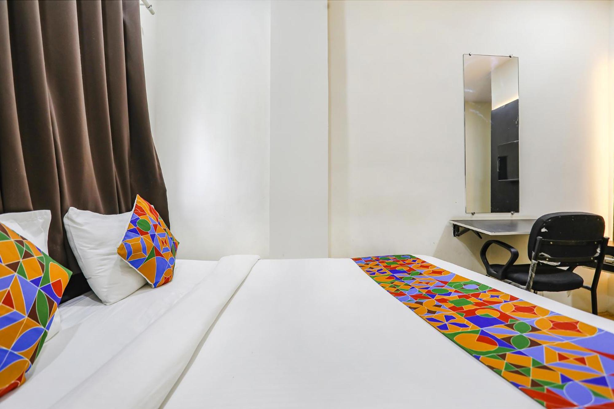 Hotel Fabhotel New Shraddha - Nr Airport Colony