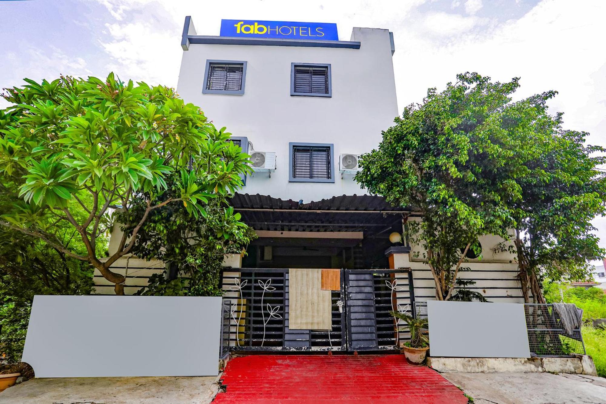 Hotel Fabhotel New Shraddha - Nr Airport Colony 3*