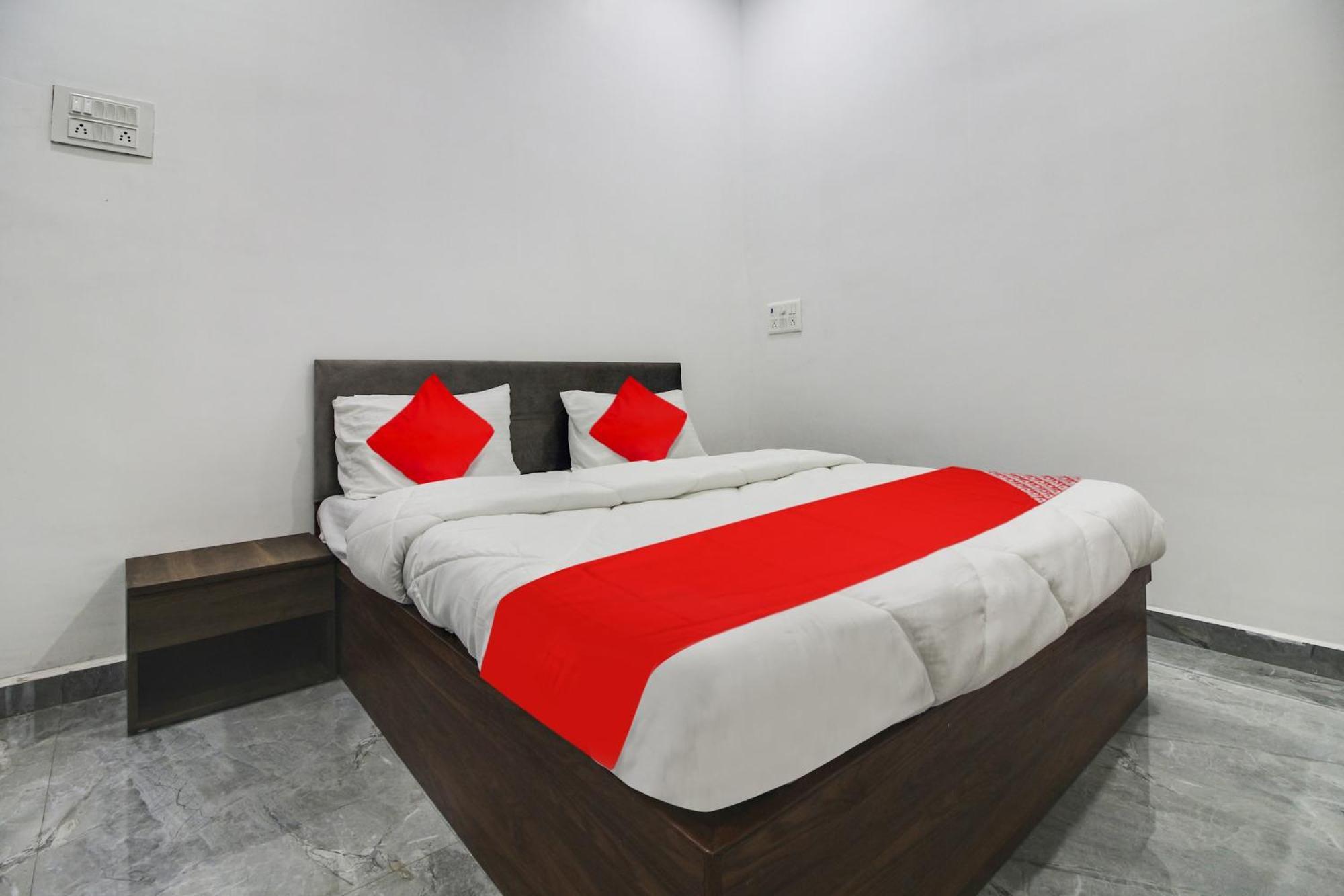 O Ashoka Hotel 4*