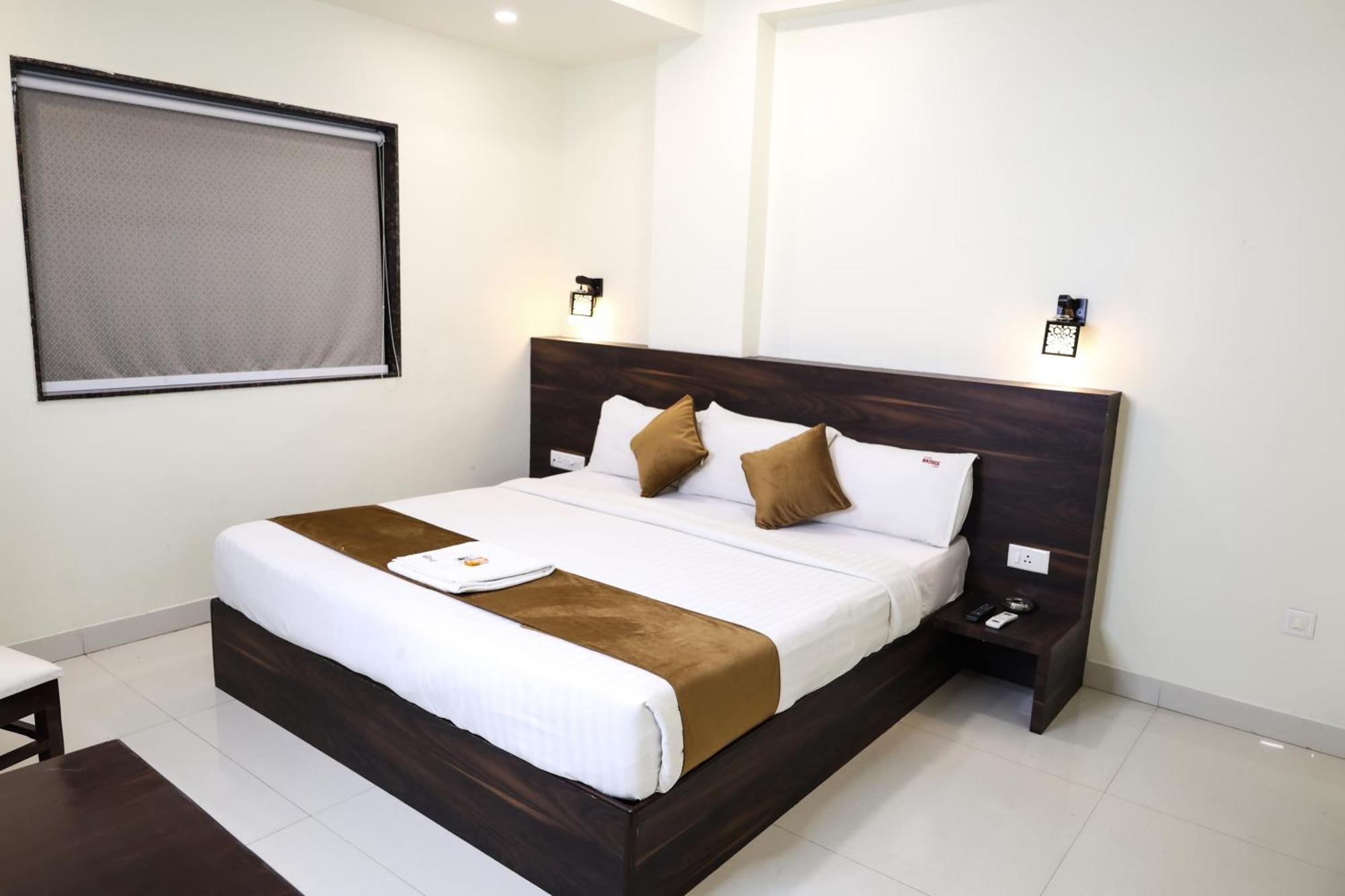 Bridge View Hotel 3*