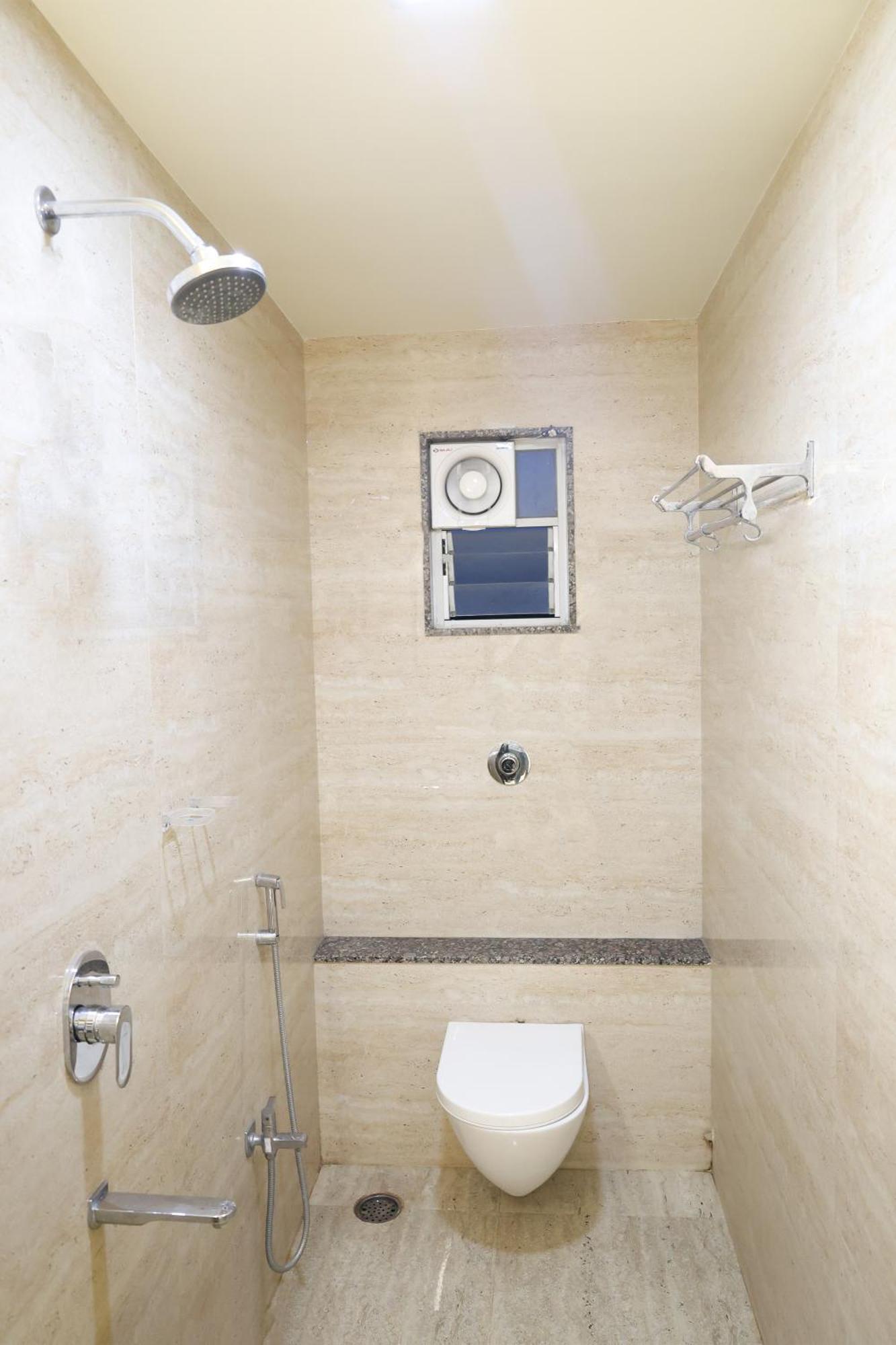 Bridge View Hotel 3*