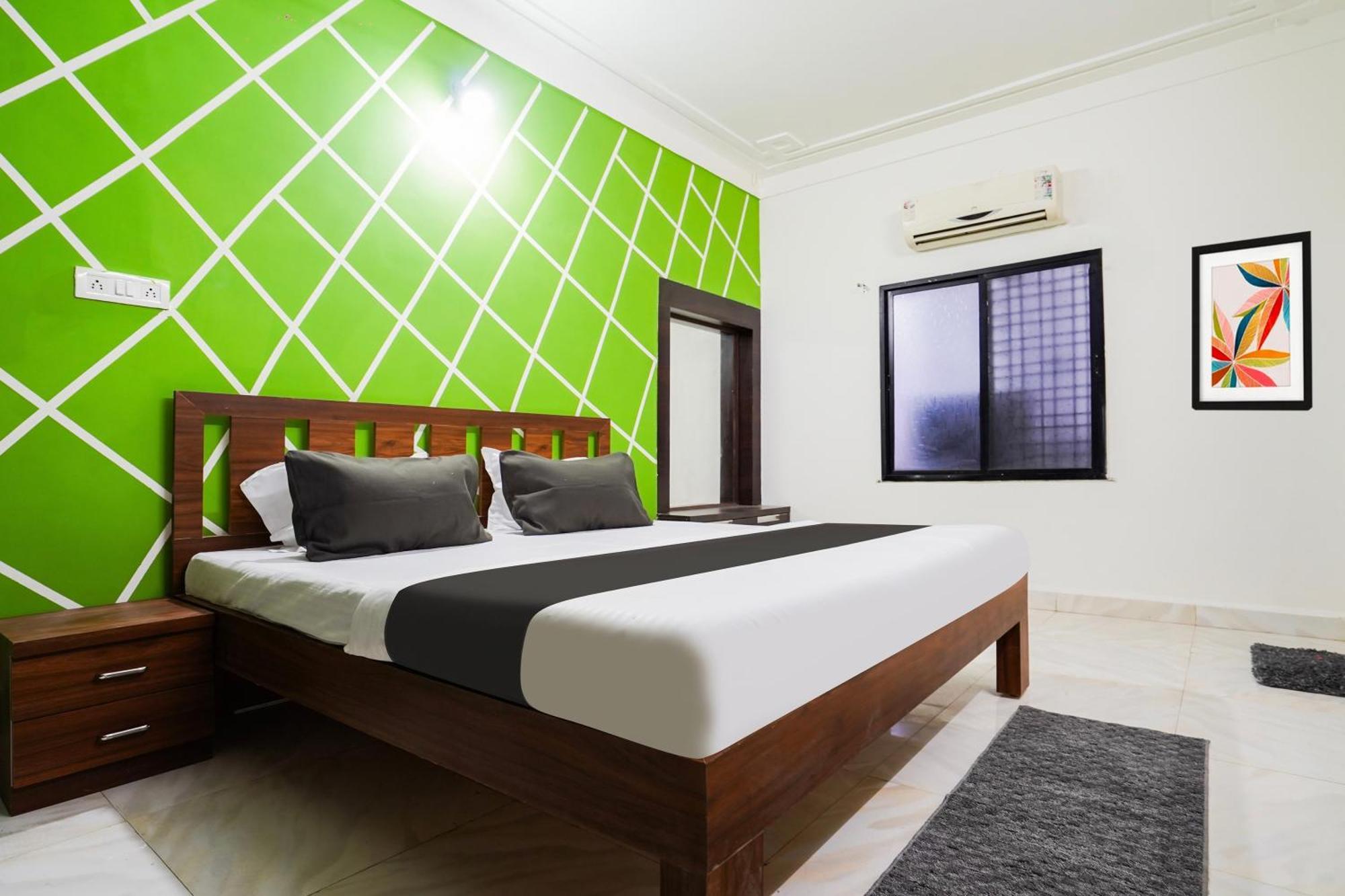 O The Heaven Hotel
