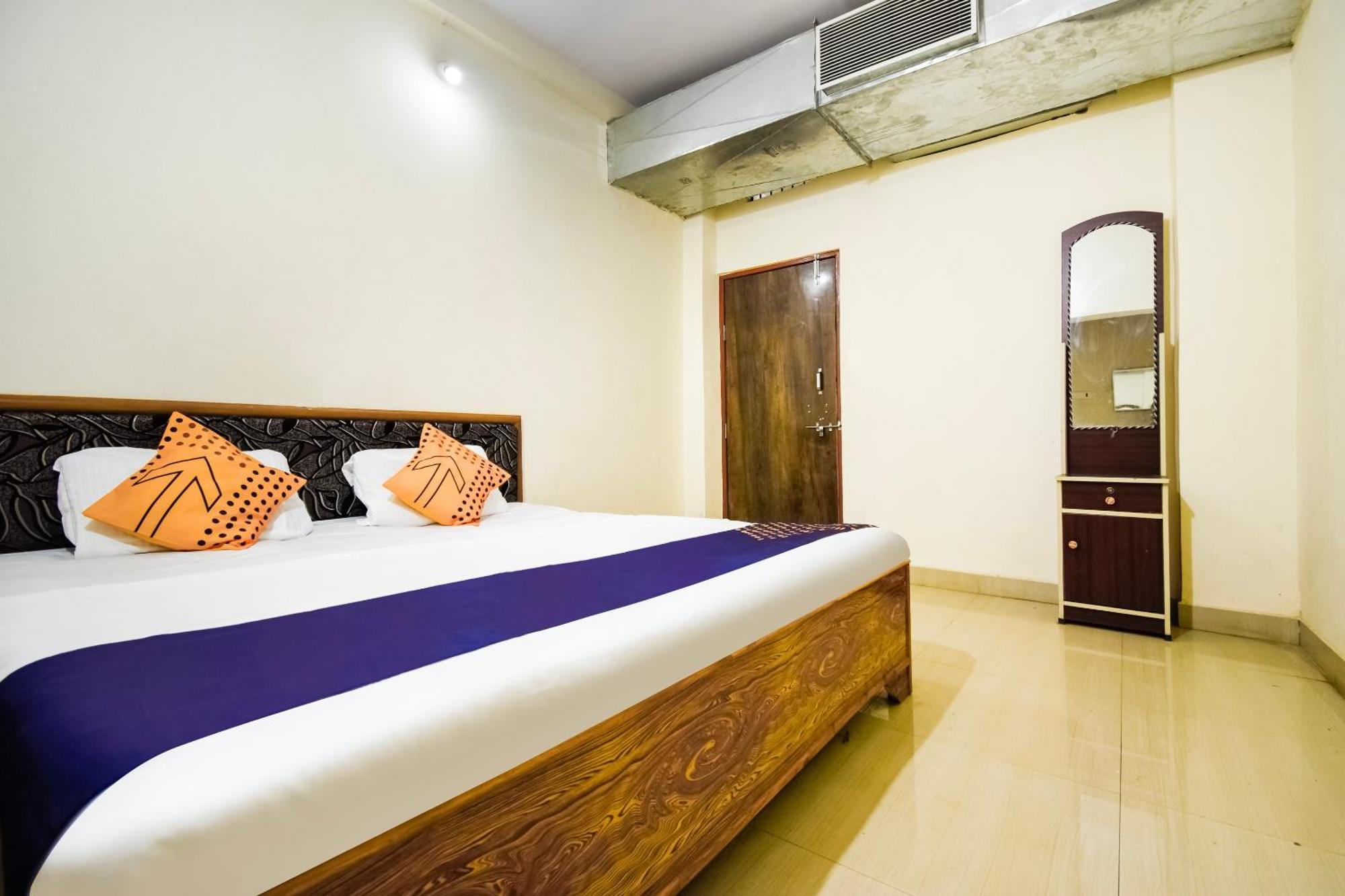 Oyo Pathak 3* Nagpur